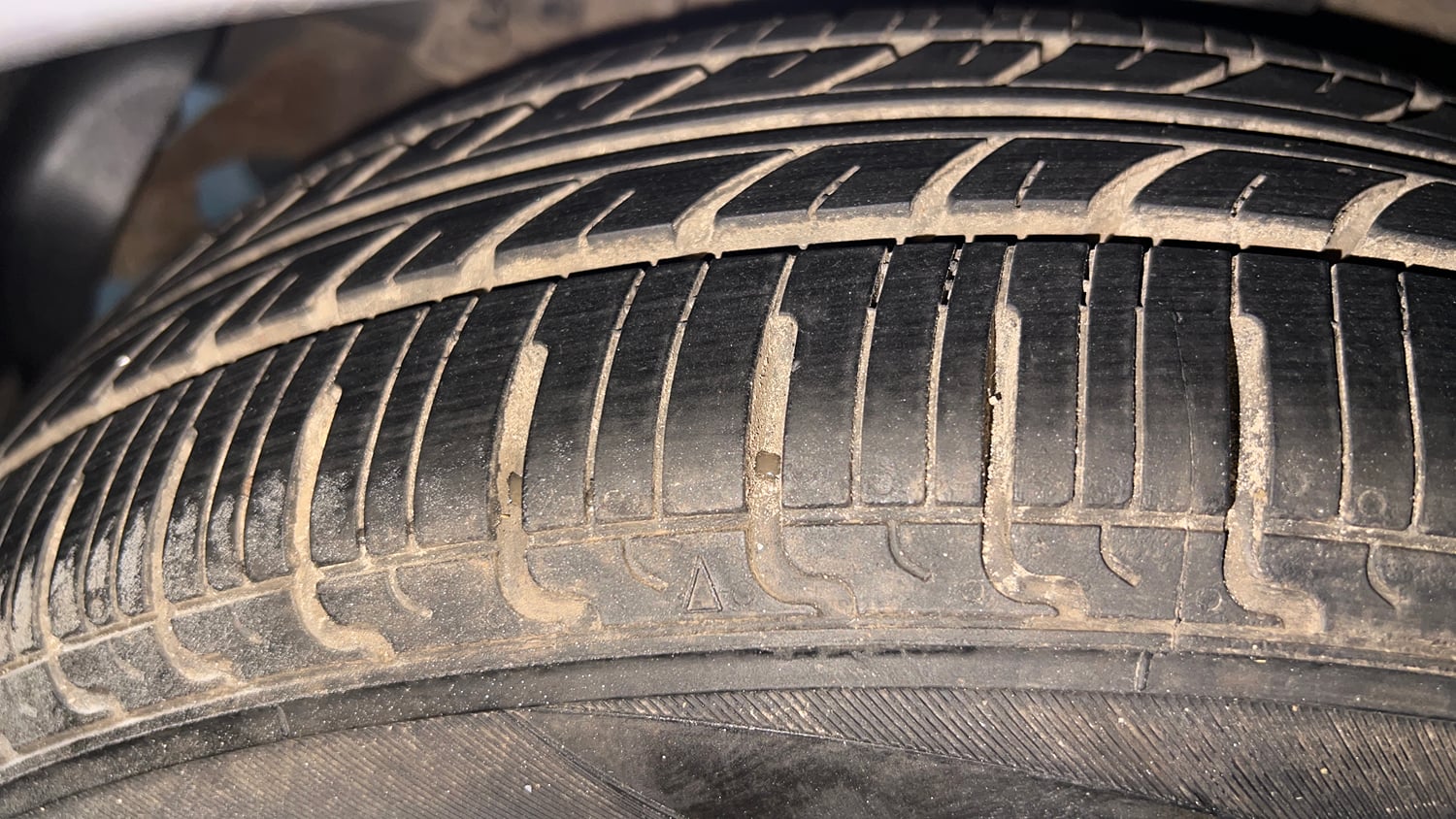 Used 2017 Hyundai Grand i10 Magna 1.2 Kappa VTVT Petrol Manual tyres RIGHT REAR TYRE TREAD VIEW
