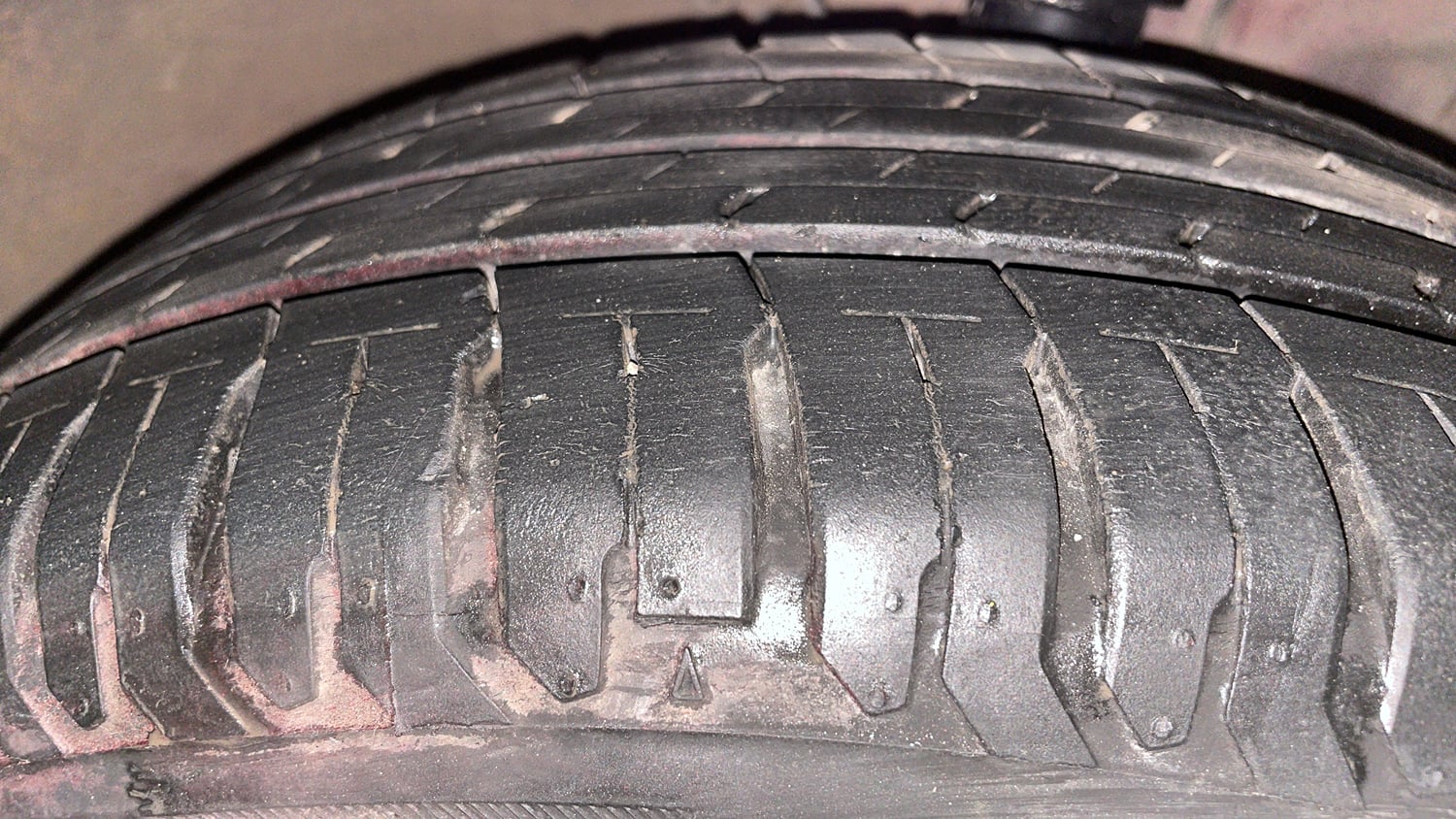 Used 2013 Hyundai Verna Fluidic 1.6 VTVT SX Petrol Manual tyres RIGHT FRONT TYRE TREAD VIEW