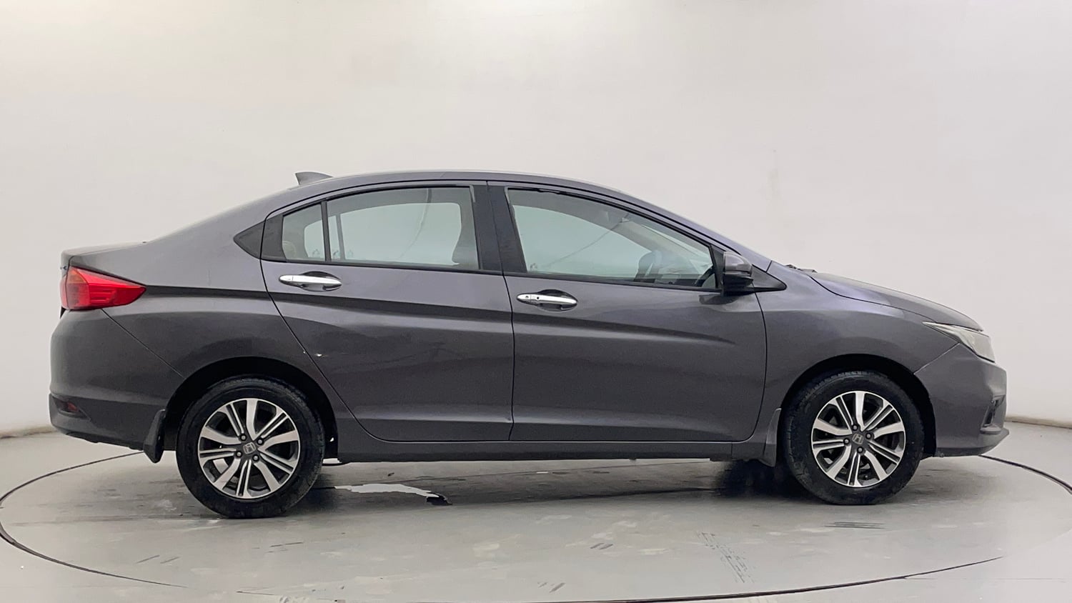 Used 2017 Honda City V Petrol Manual exterior RIGHT SIDE VIEW