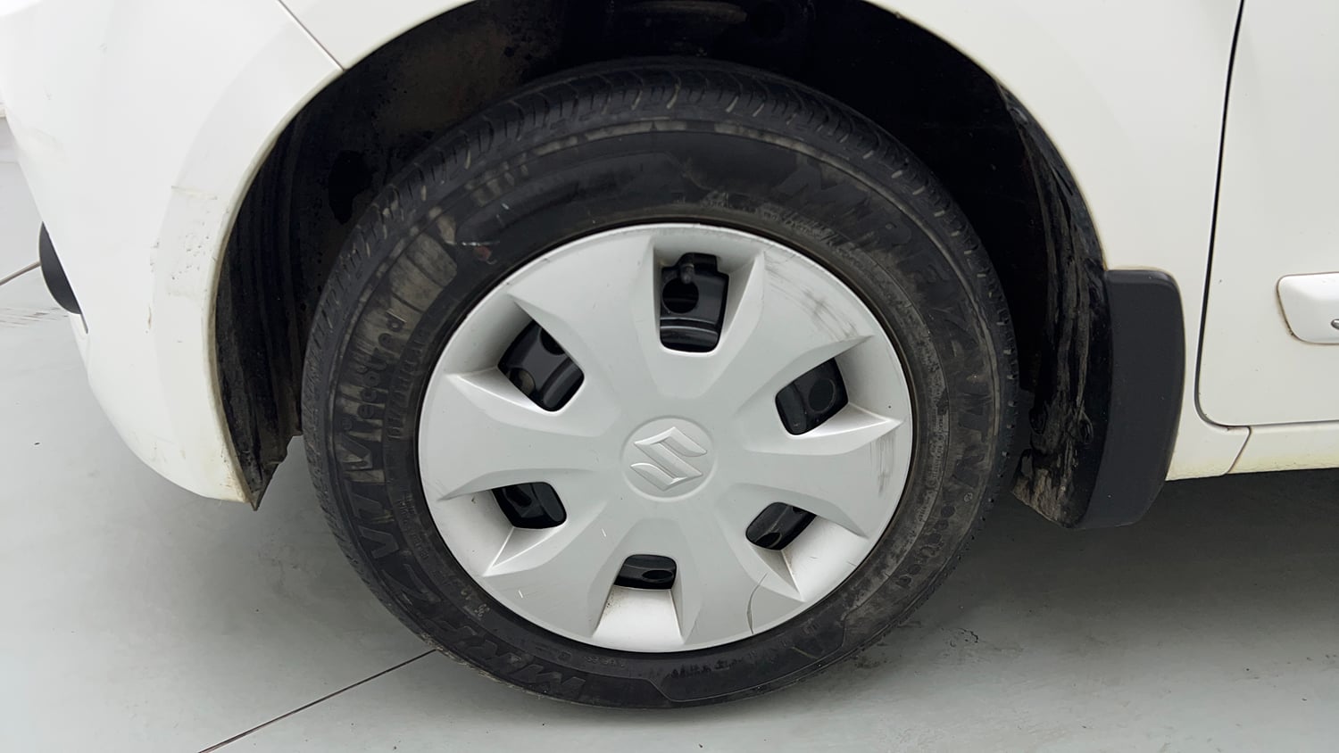 Used 2024 Maruti Suzuki Wagon R VXI 1.0 CNG Cng Manual tyres LEFT FRONT TYRE RIM VIEW