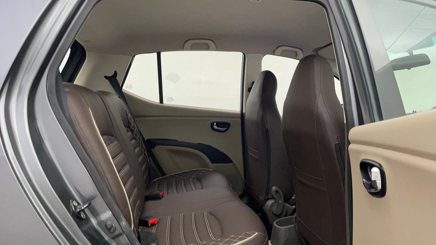 Used 2012 Hyundai i10 Magna 1.2 Kappa2 Petrol Manual interior RIGHT SIDE REAR DOOR CABIN VIEW