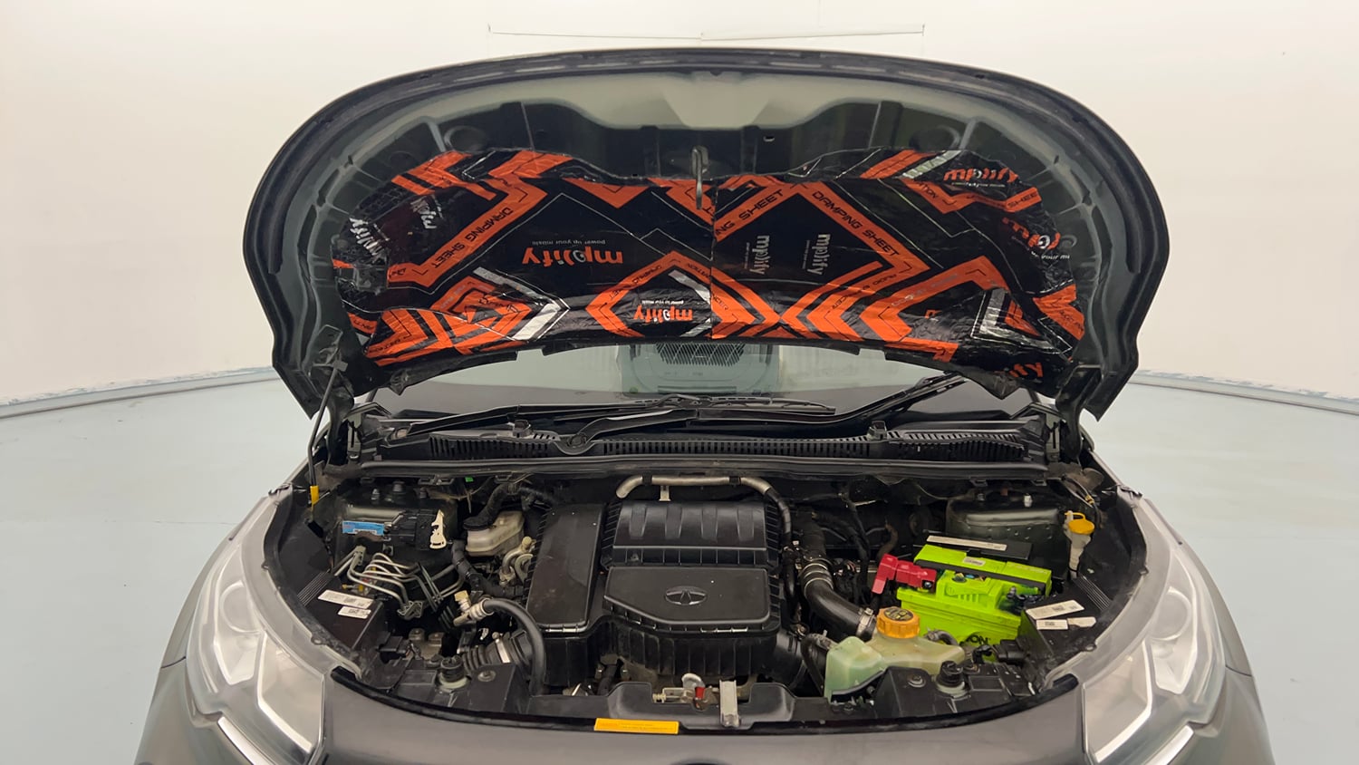 Used 2021 Tata Nexon XMA (S) Diesel Diesel Automatic engine ENGINE & BONNET OPEN FRONT VIEW