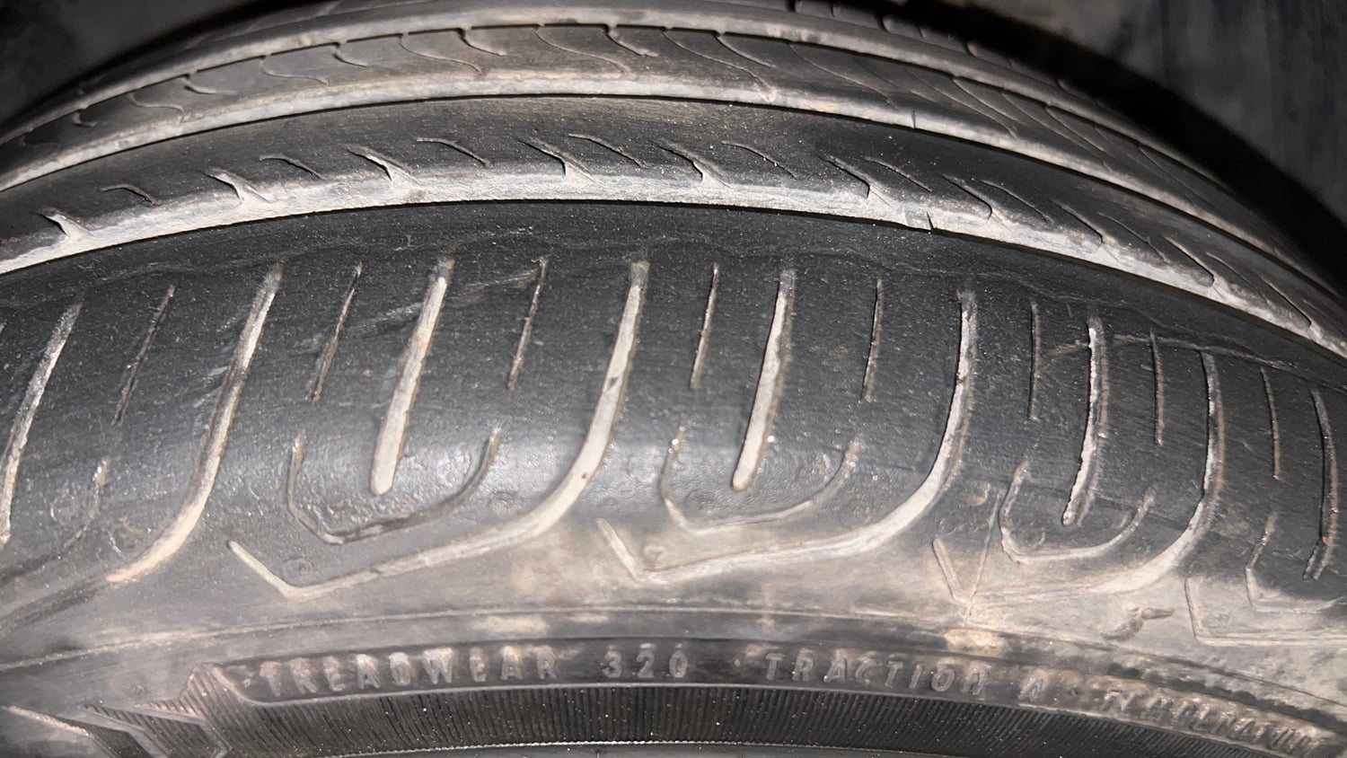 Used 2016 Tata Tiago Revotron XZ w/o Alloy Petrol Manual tyres RIGHT FRONT TYRE TREAD VIEW