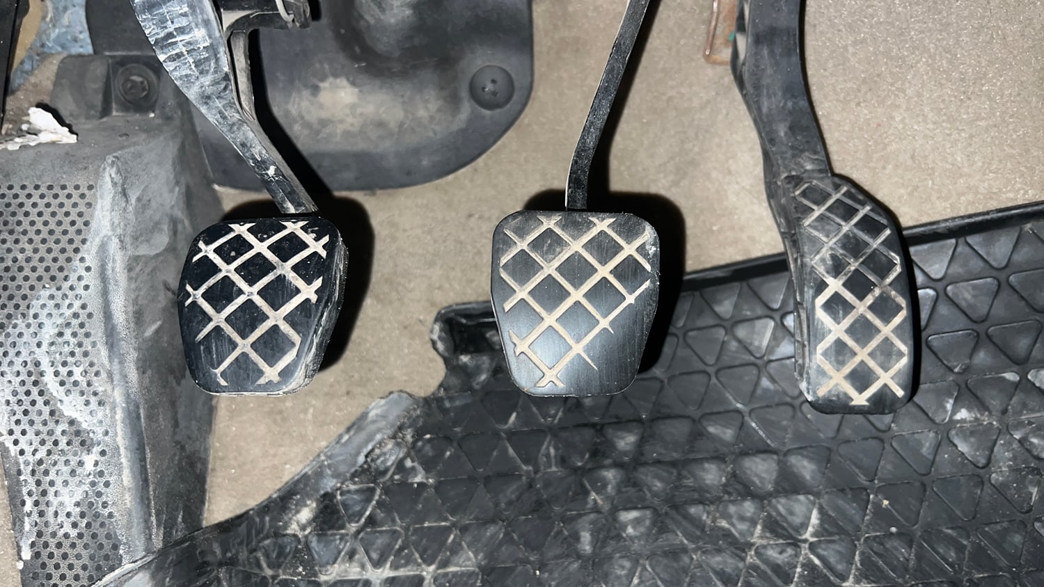 Used 2015 Volkswagen Polo Highline1.2L (P) Petrol Manual interior PEDALS VIEW