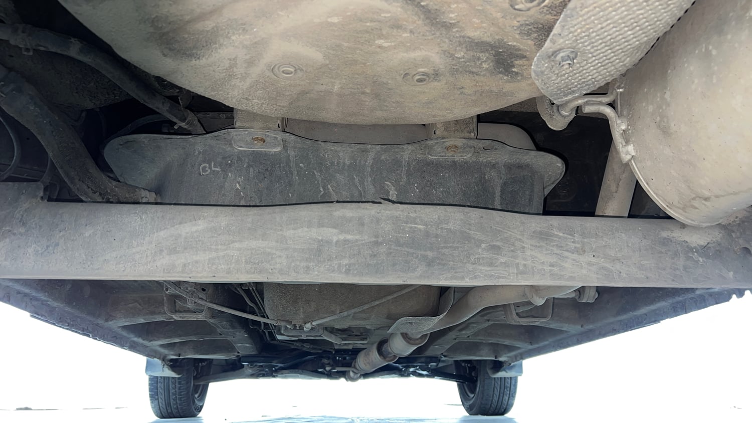 Used 2016 Mahindra KUV100 K6+ 6 STR Petrol Manual extra REAR UNDERBODY VIEW (TAKEN FROM REAR)