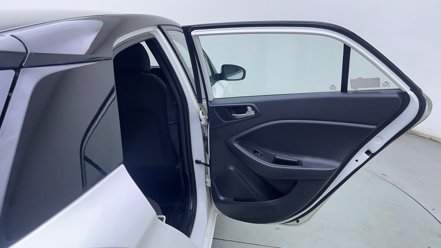 Used 2018 Hyundai Elite i20 Asta 1.2 Dual Tone Petrol Manual interior RIGHT REAR DOOR OPEN VIEW