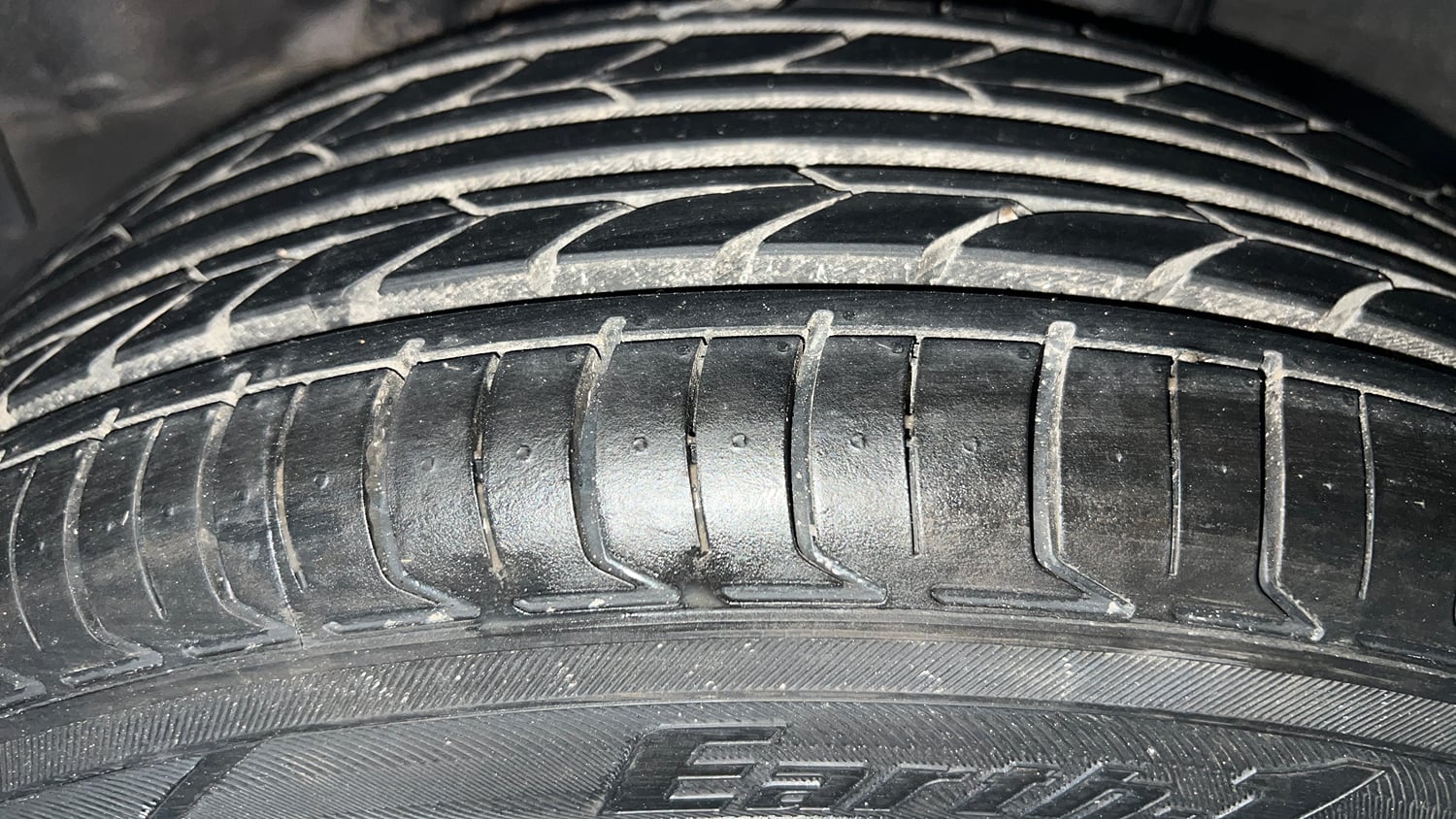 Used 2015 Honda City V Petrol Manual tyres LEFT REAR TYRE TREAD VIEW