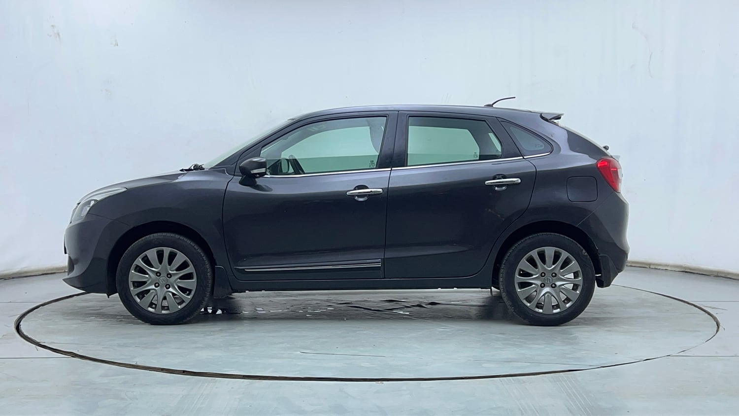 Used 2016 Maruti Suzuki Baleno Alpha 1.2 Petrol Manual exterior LEFT SIDE VIEW