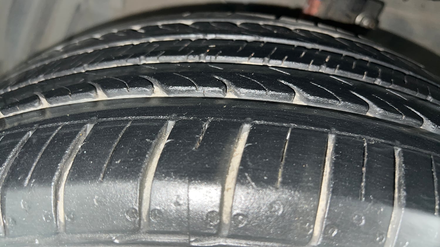 Used 2017 Maruti Suzuki Ciaz Alpha 1.4 MT Petrol Manual tyres LEFT FRONT TYRE TREAD VIEW