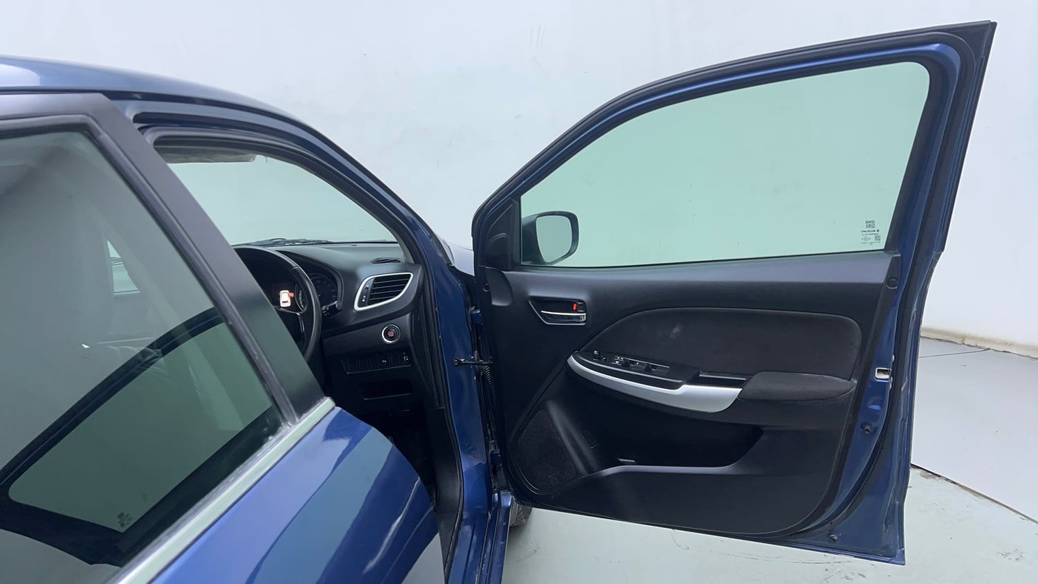 Used 2017 Maruti Suzuki Baleno Zeta 1.2 Petrol Manual interior RIGHT FRONT DOOR OPEN VIEW