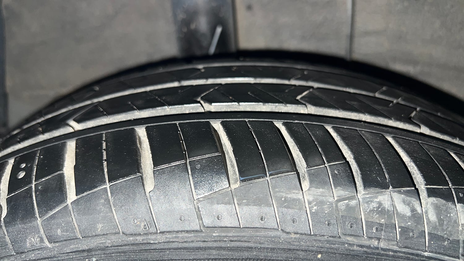 Used 2019 Hyundai Grand i10 Sportz 1.2 Kappa VTVT Petrol Manual tyres RIGHT REAR TYRE TREAD VIEW