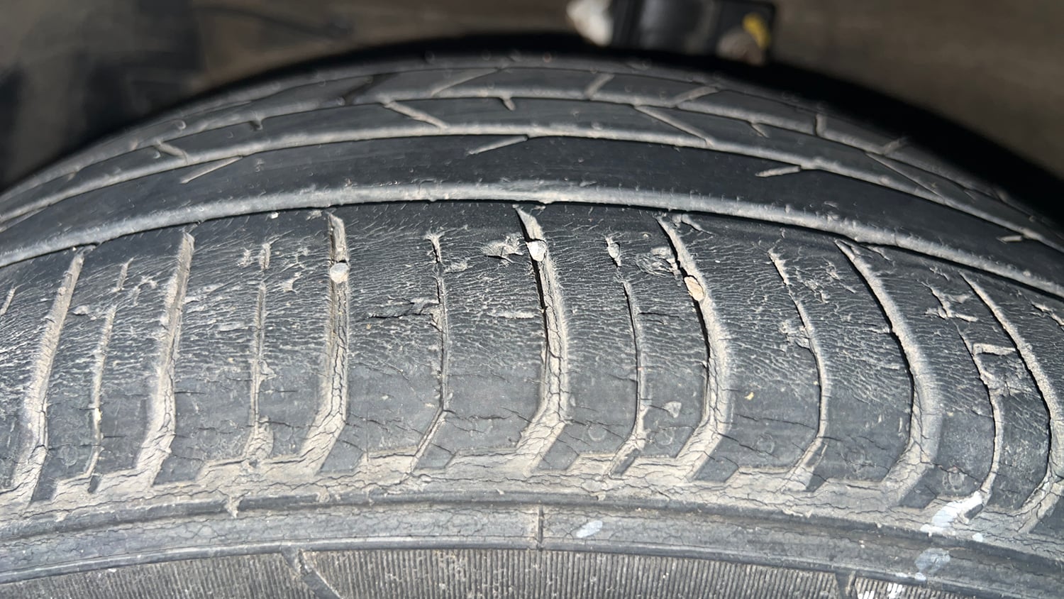 Used 2018 Maruti Suzuki Ciaz Alpha 1.4 MT Petrol Manual tyres LEFT FRONT TYRE TREAD VIEW