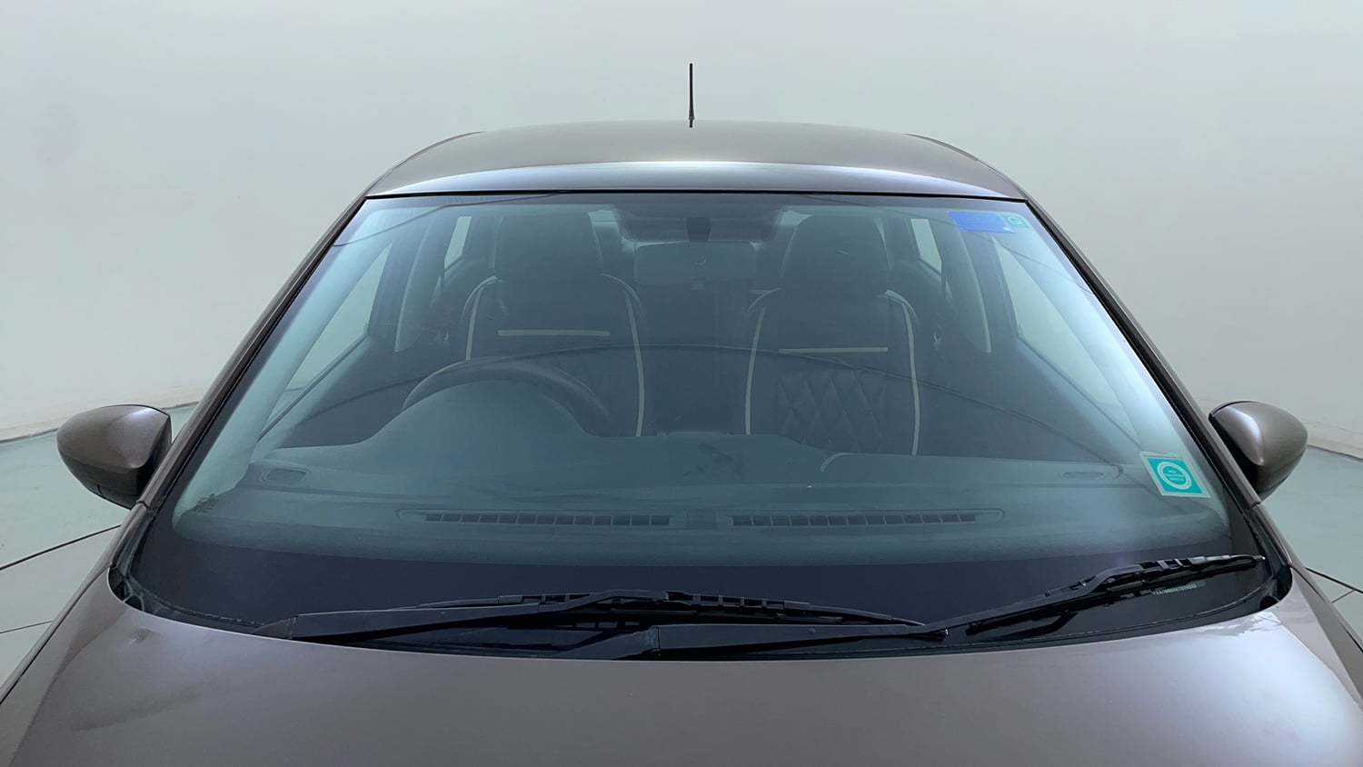 Used 2019 Volkswagen Ameo Comfortline 1.0L (P) Petrol Manual exterior FRONT WINDSHIELD VIEW