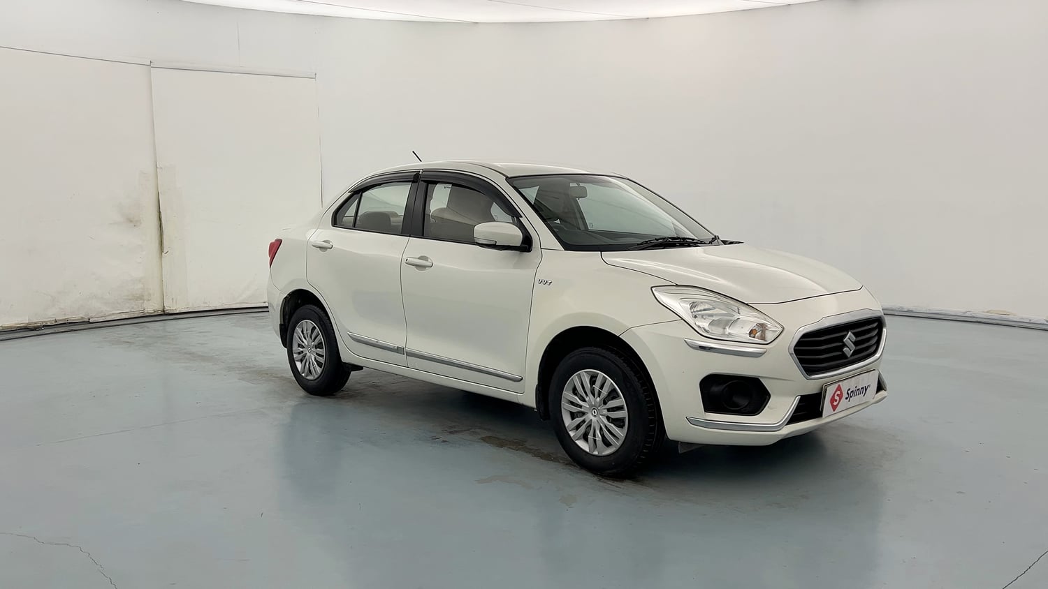 Used 2018 Maruti Suzuki Dzire VXi AMT Petrol Automatic exterior RIGHT FRONT CORNER VIEW