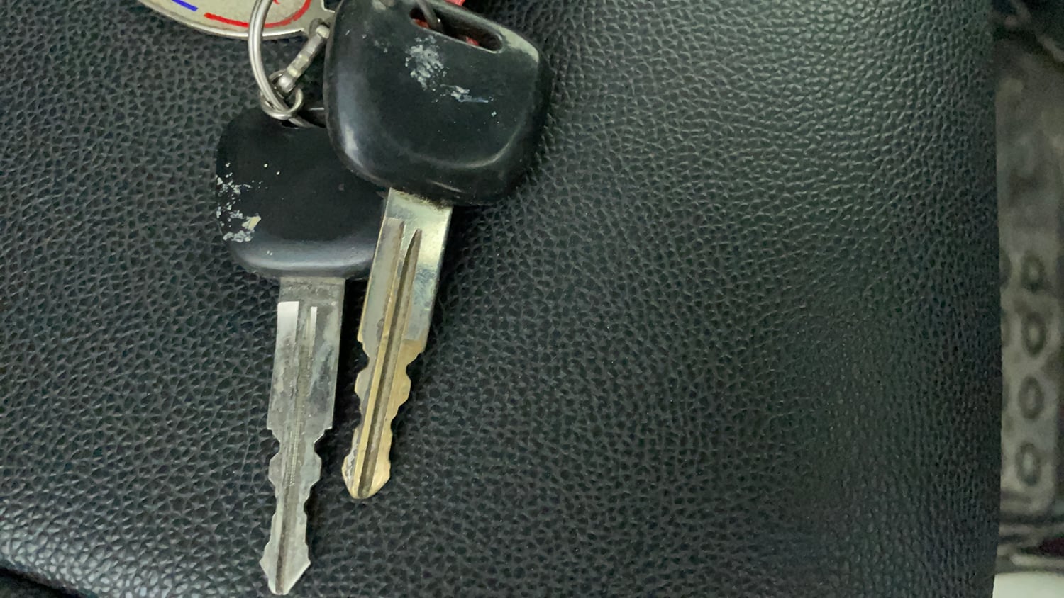 Used 2016 Maruti Suzuki Eeco 5 STR WITH A/C+HTR Petrol Manual extra CAR KEY VIEW
