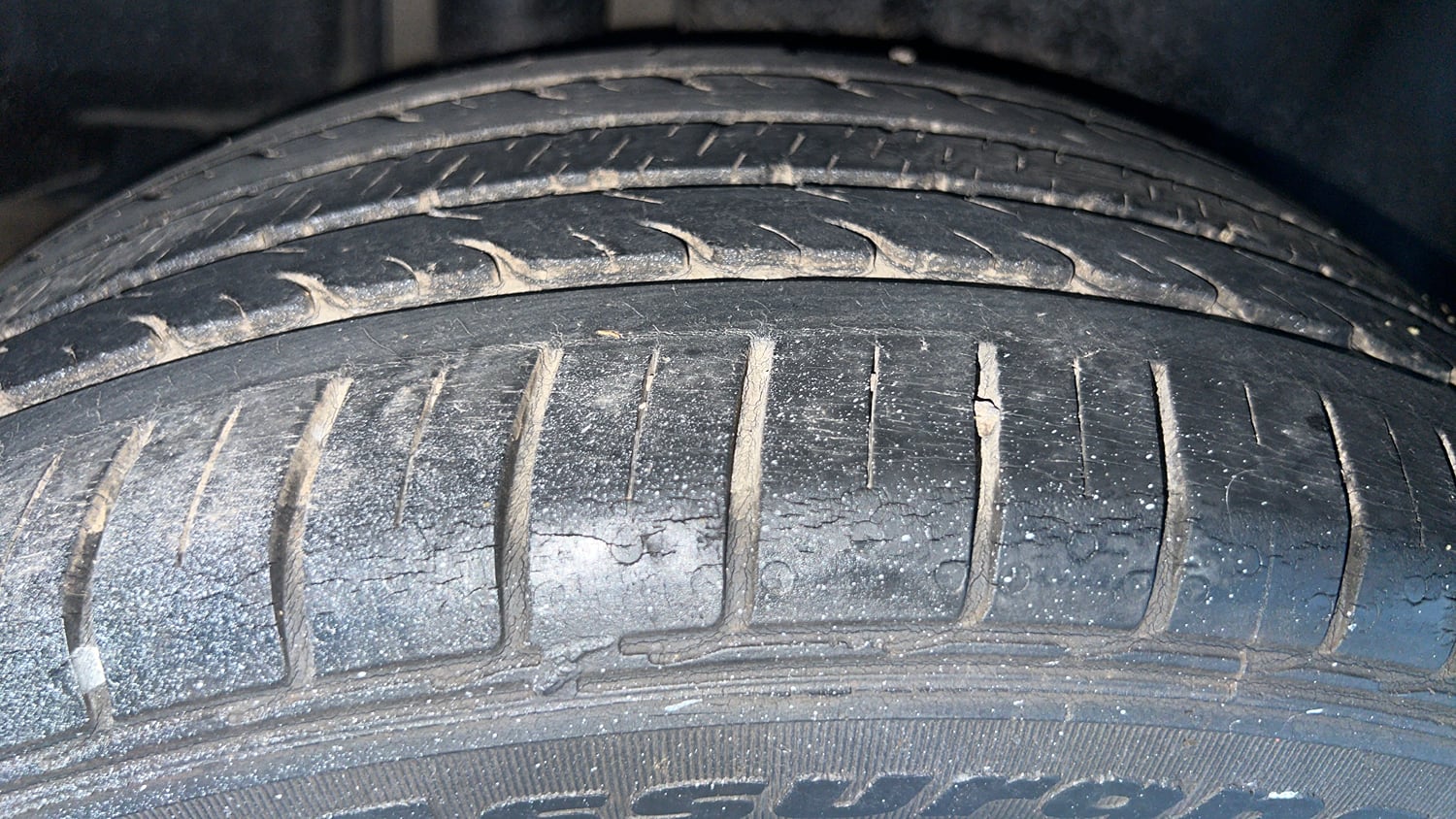 Used 2018 Maruti Suzuki Ciaz Alpha 1.4 MT Petrol Manual tyres RIGHT REAR TYRE TREAD VIEW