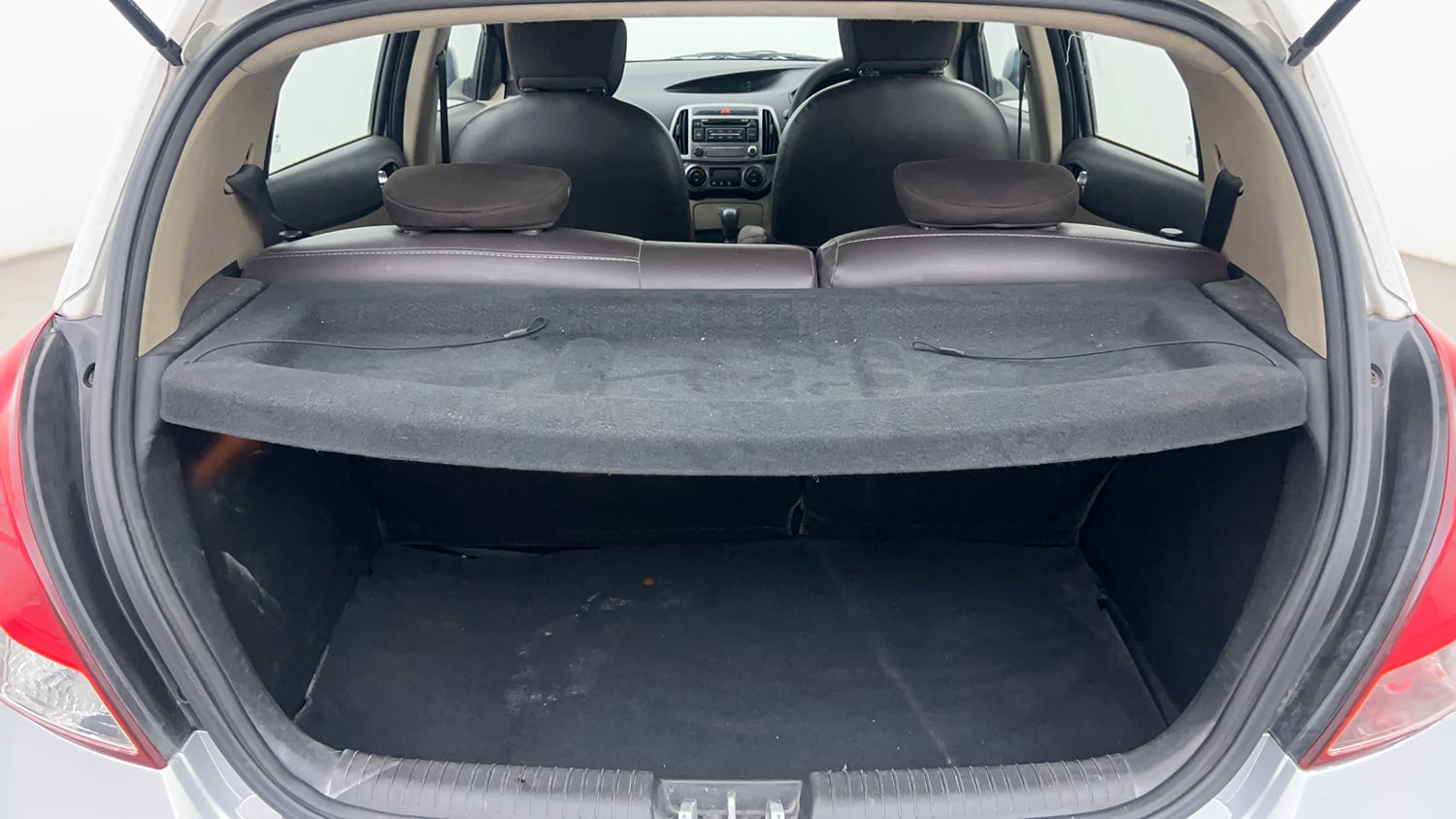 Used 2012 Hyundai i20 Asta 1.4 CRDI Diesel Manual interior DICKY INSIDE VIEW
