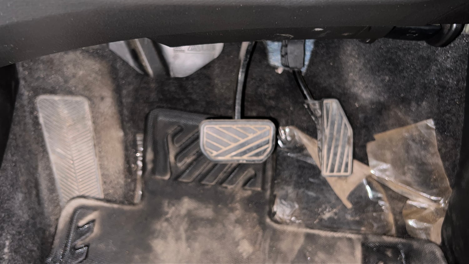 Used 2023 Maruti Suzuki XL6 Alpha Plus AT Petrol Dual Tone Petrol Automatic interior PEDALS VIEW