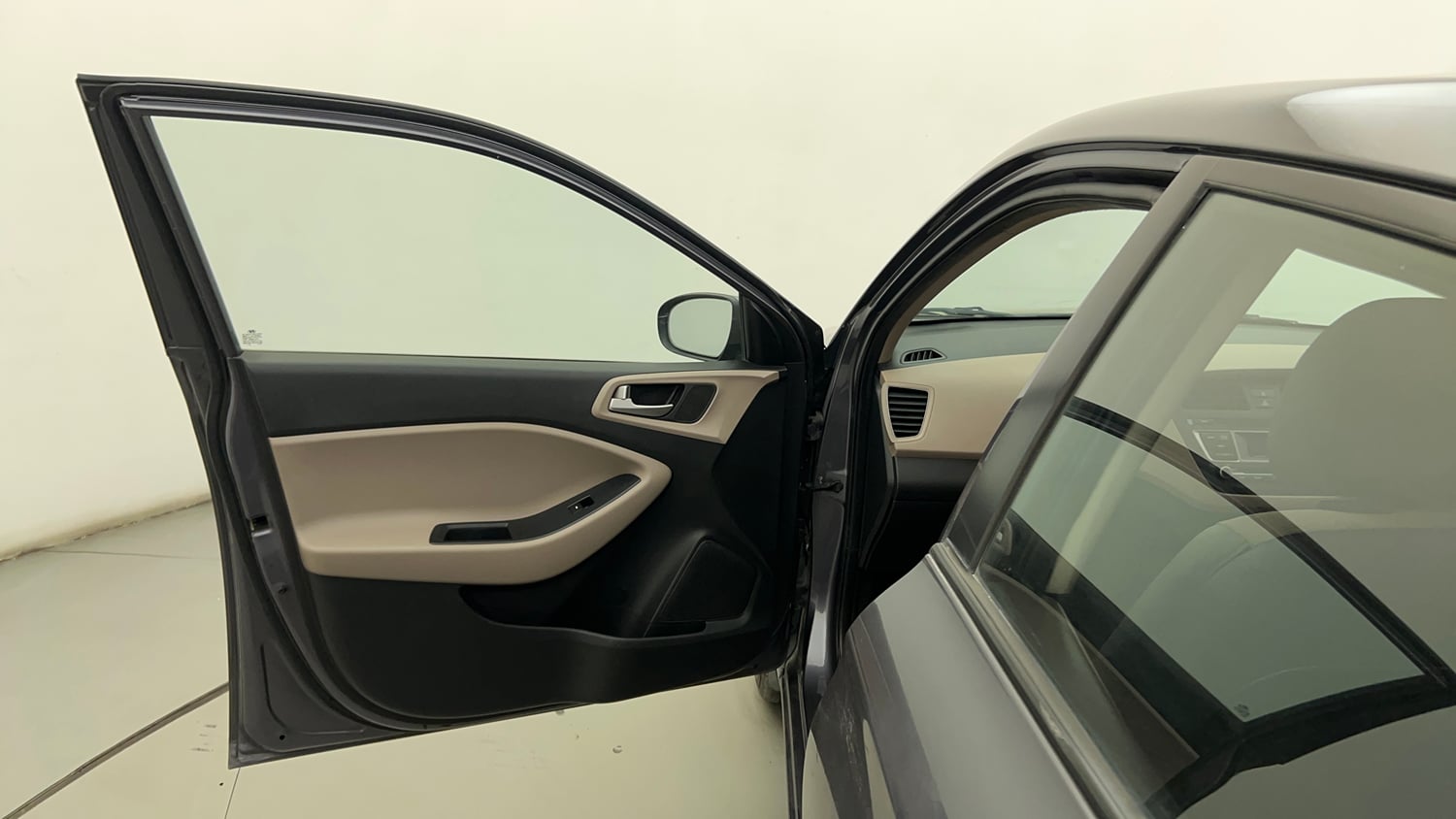 Used 2014 Hyundai Elite i20 Magna 1.2 Petrol Manual interior LEFT FRONT DOOR OPEN VIEW