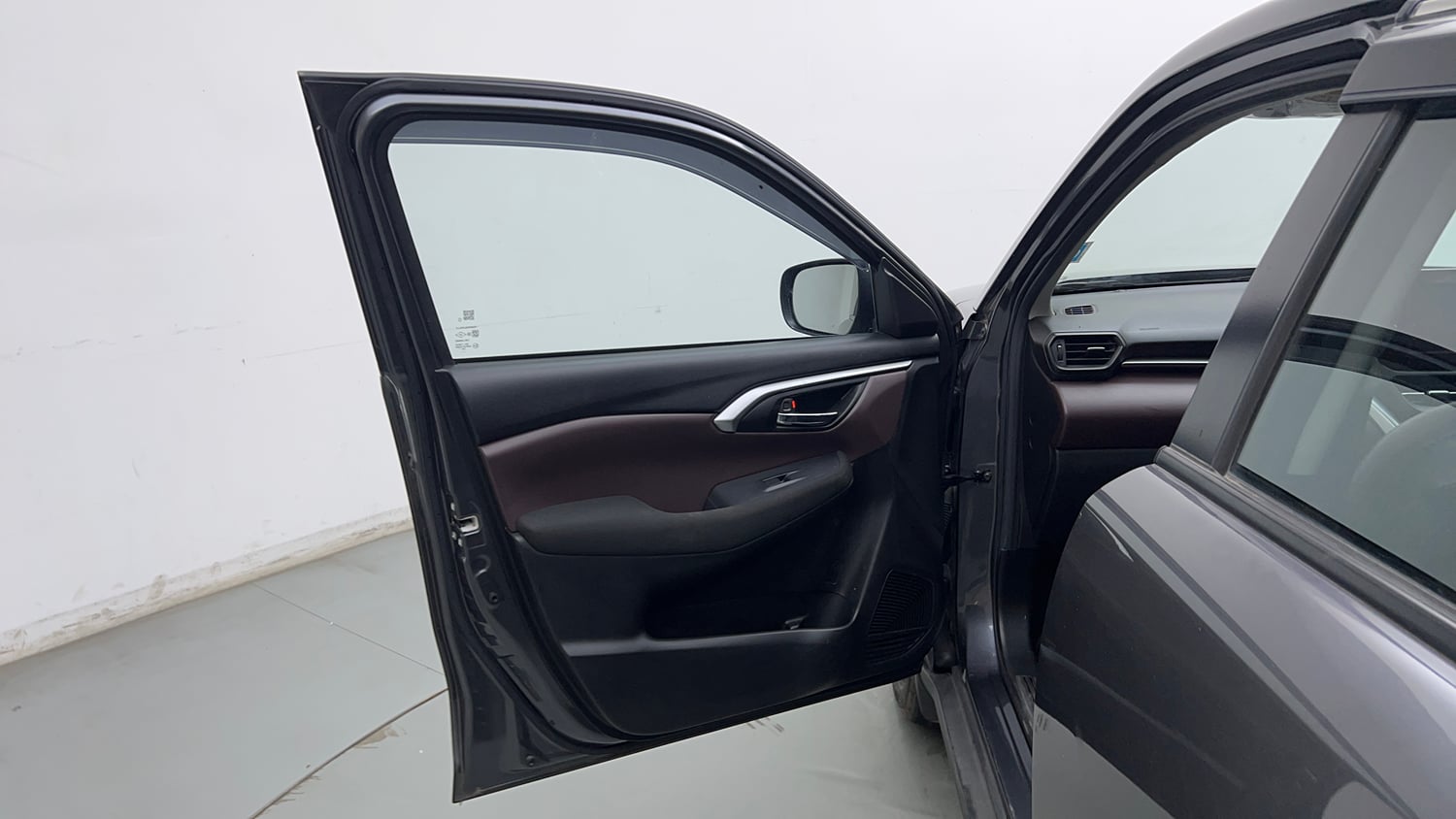 Used 2023 Maruti Suzuki Grand Vitara Delta Smart Hybrid Petrol Manual interior LEFT FRONT DOOR OPEN VIEW