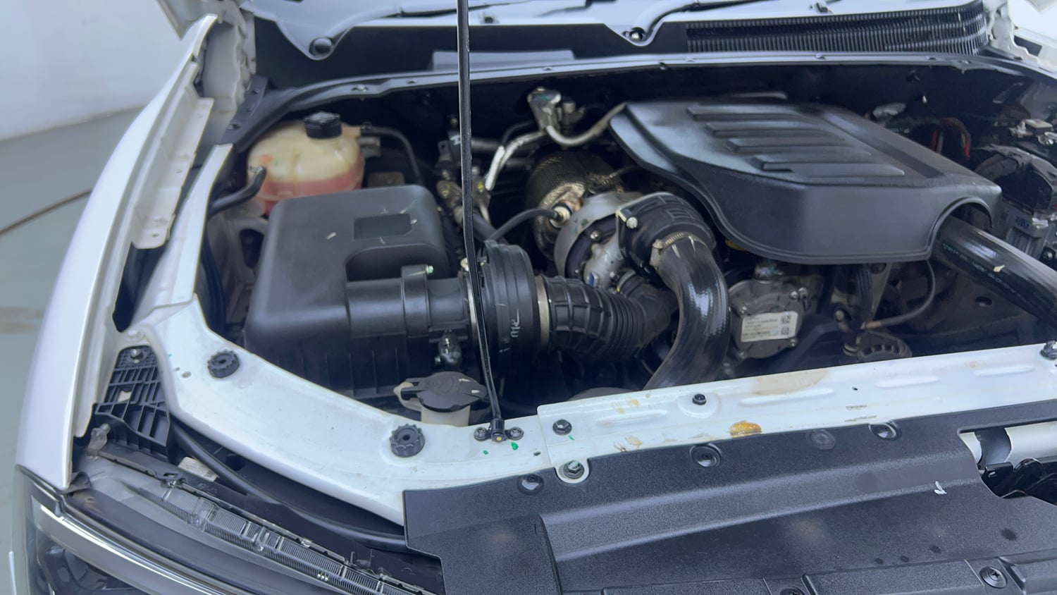 Used 2024 Mahindra Scorpio N Z8 L Diesel AT 2WD 7 STR Diesel Automatic engine ENGINE RIGHT SIDE VIEW