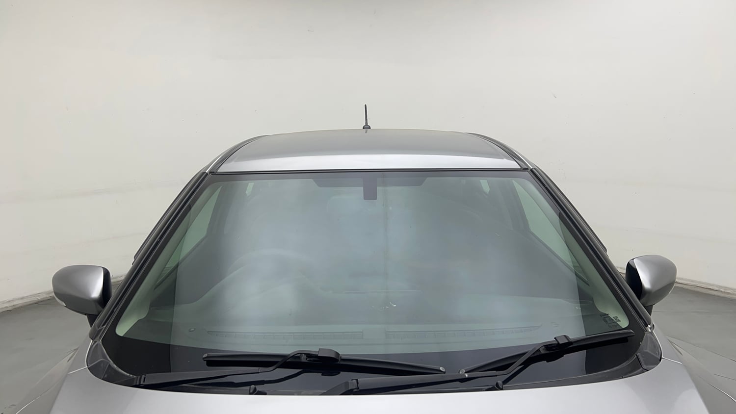 Used 2017 Maruti Suzuki Baleno Alpha 1.2 Petrol Manual exterior FRONT WINDSHIELD VIEW