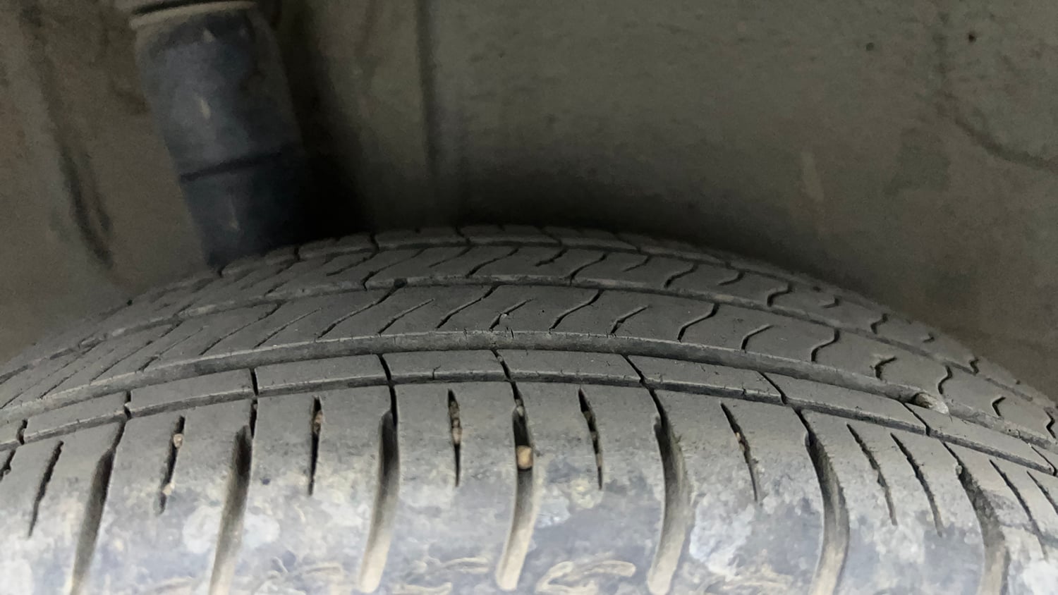 Used 2022 Maruti Suzuki Celerio ZXi Plus AMT Petrol Automatic tyres RIGHT REAR TYRE TREAD VIEW