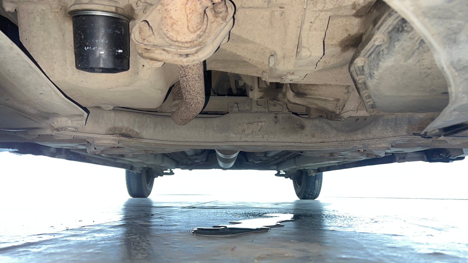 Used 2016 Maruti Suzuki Swift Dzire VXI AT Petrol Automatic extra FRONT LEFT UNDERBODY VIEW