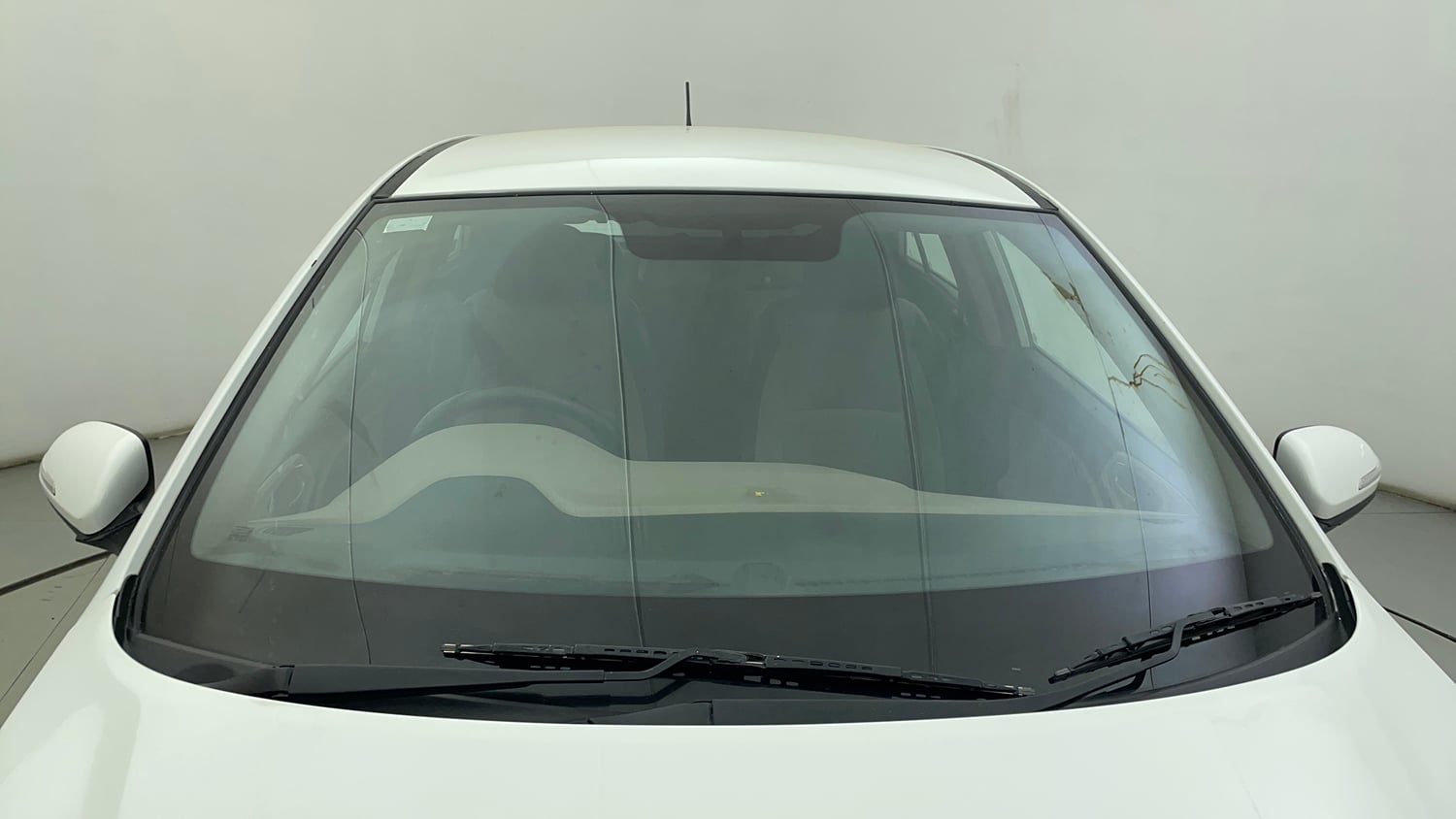 Used 2016 Hyundai Elite i20 Sportz 1.4 CRDI Diesel Manual exterior FRONT WINDSHIELD VIEW