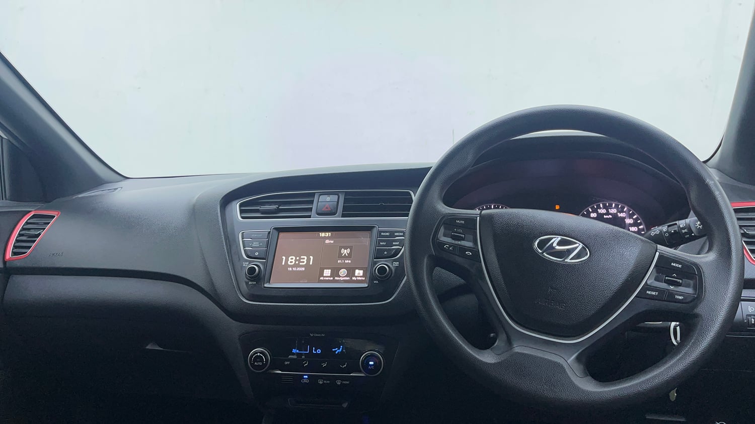 Used 2018 Hyundai Elite i20 Asta 1.2 Dual Tone Petrol Manual interior DASHBOARD VIEW