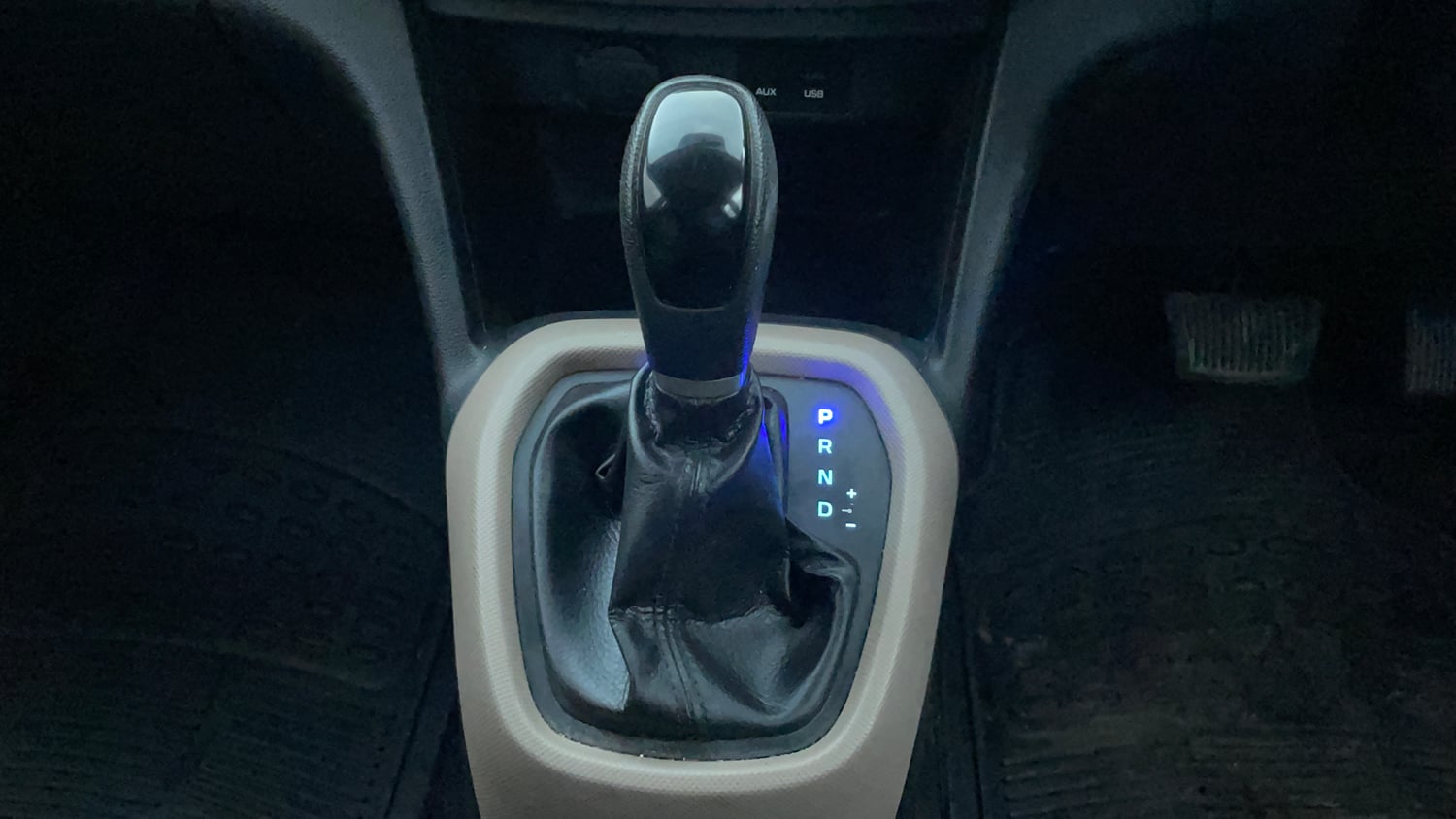 Used 2014 Hyundai Grand i10 Asta AT 1.2 Kappa VTVT Petrol Automatic interior GEAR  KNOB VIEW