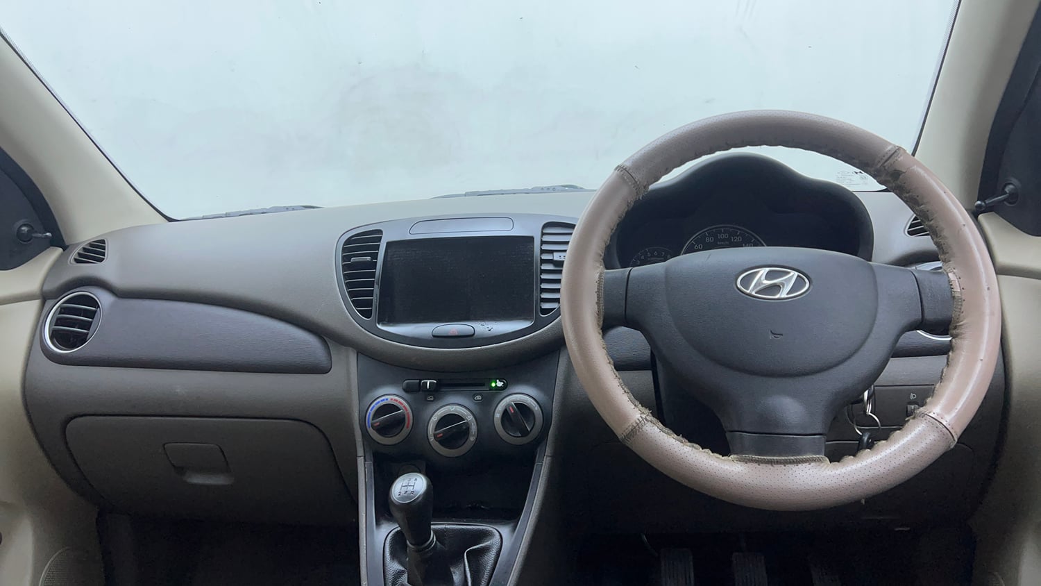 Used 2014 Hyundai i10 Era 1.1 iRDE2 Petrol Manual interior DASHBOARD VIEW