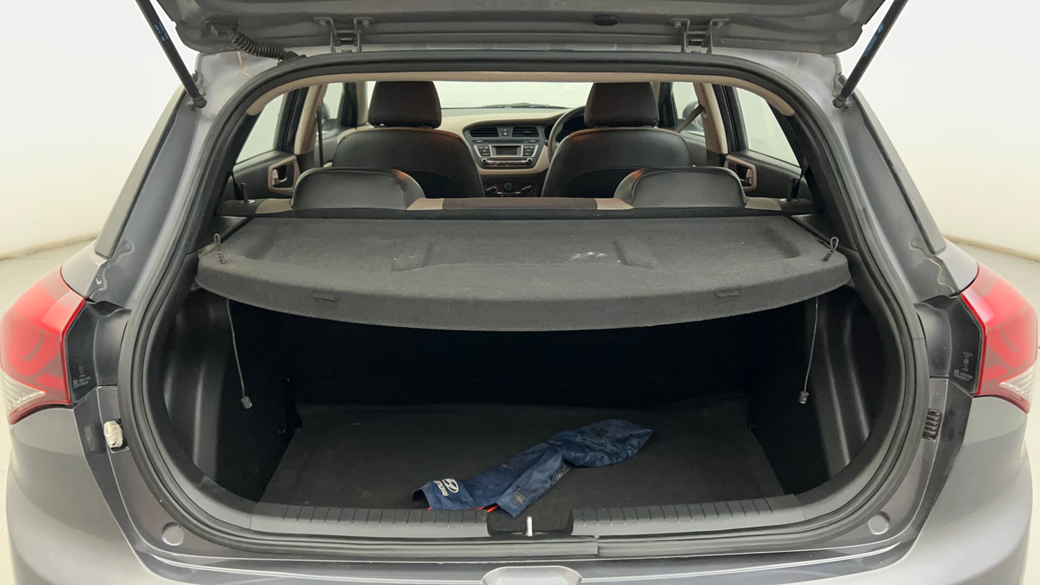 Used 2014 Hyundai Elite i20 Magna 1.2 Petrol Manual interior DICKY INSIDE VIEW