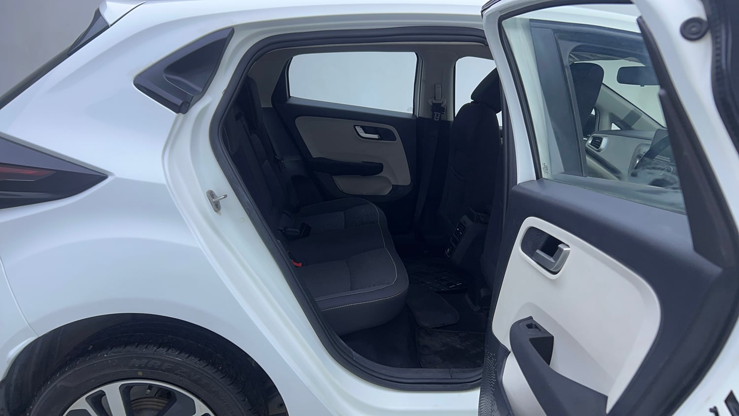 Used 2021 Tata Altroz XZ Petrol Petrol Manual interior RIGHT SIDE REAR DOOR CABIN VIEW