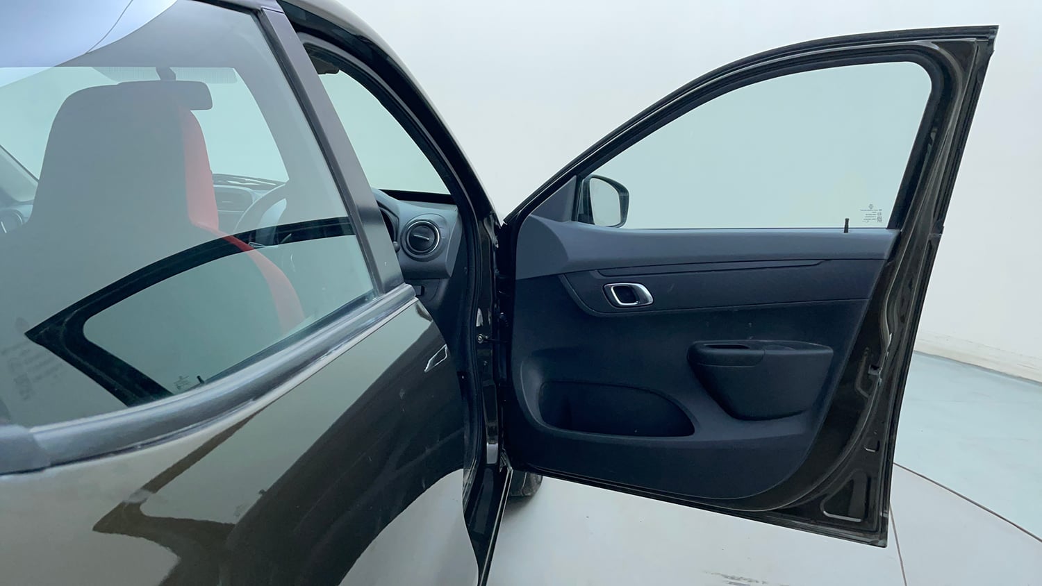 Used 2019 Renault Kwid 1.0 RXT AMT Opt Petrol Automatic interior RIGHT FRONT DOOR OPEN VIEW