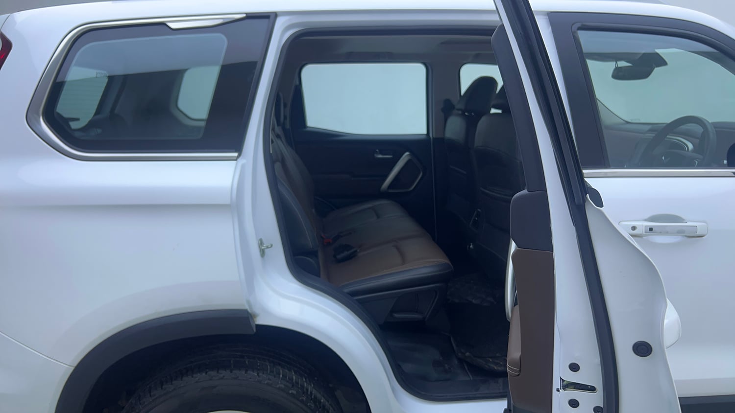 Used 2024 Mahindra Scorpio N Z8 L Diesel AT 2WD 7 STR Diesel Automatic interior RIGHT SIDE REAR DOOR CABIN VIEW