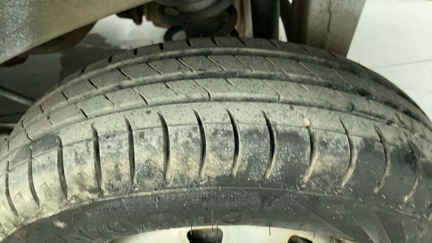 Used 2016 Maruti Suzuki Eeco 5 STR WITH A/C+HTR Petrol Manual tyres LEFT REAR TYRE TREAD VIEW
