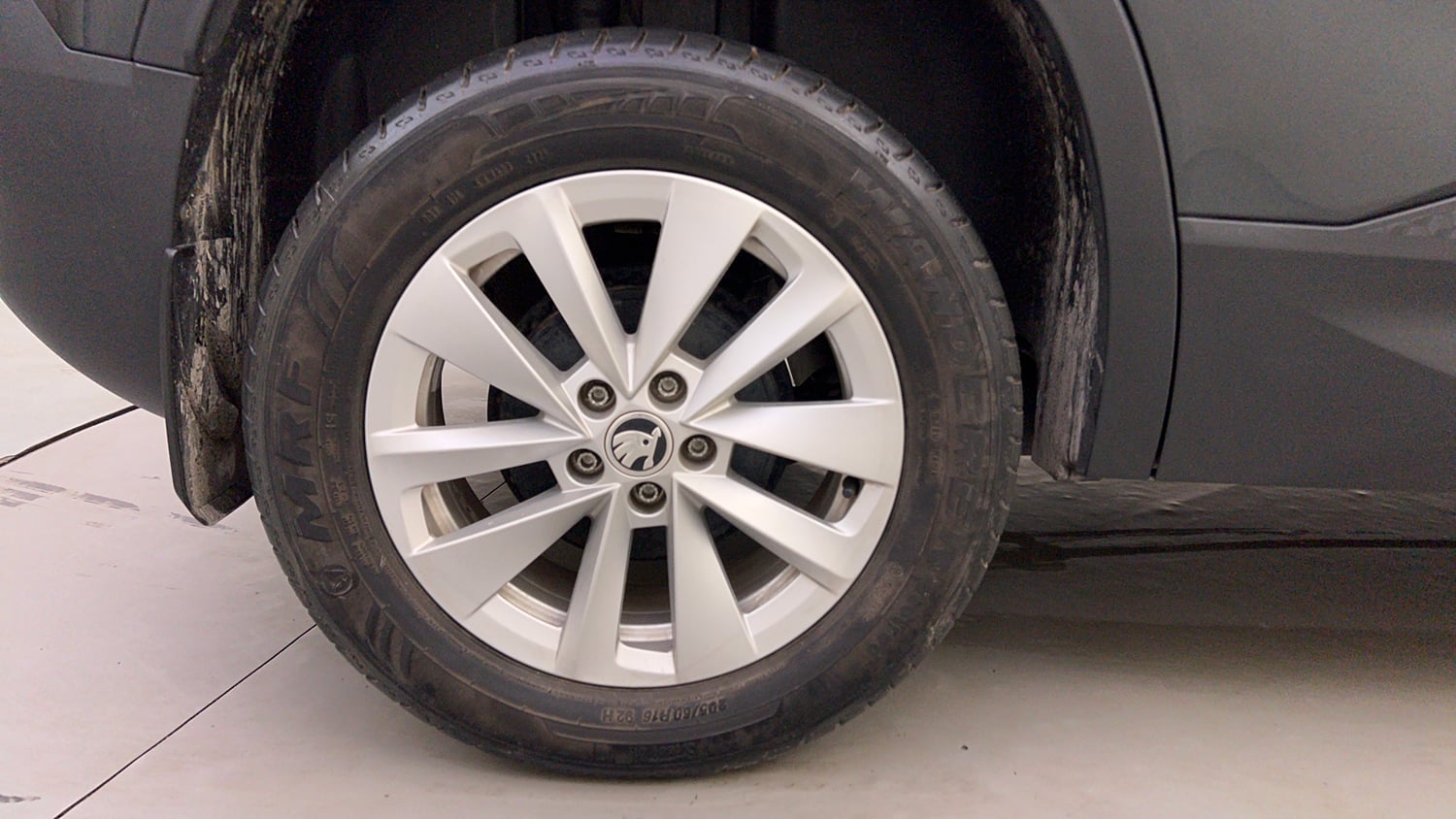 Used 2026 Skoda Kylaq Signature AT Petrol Automatic tyres RIGHT REAR TYRE RIM VIEW