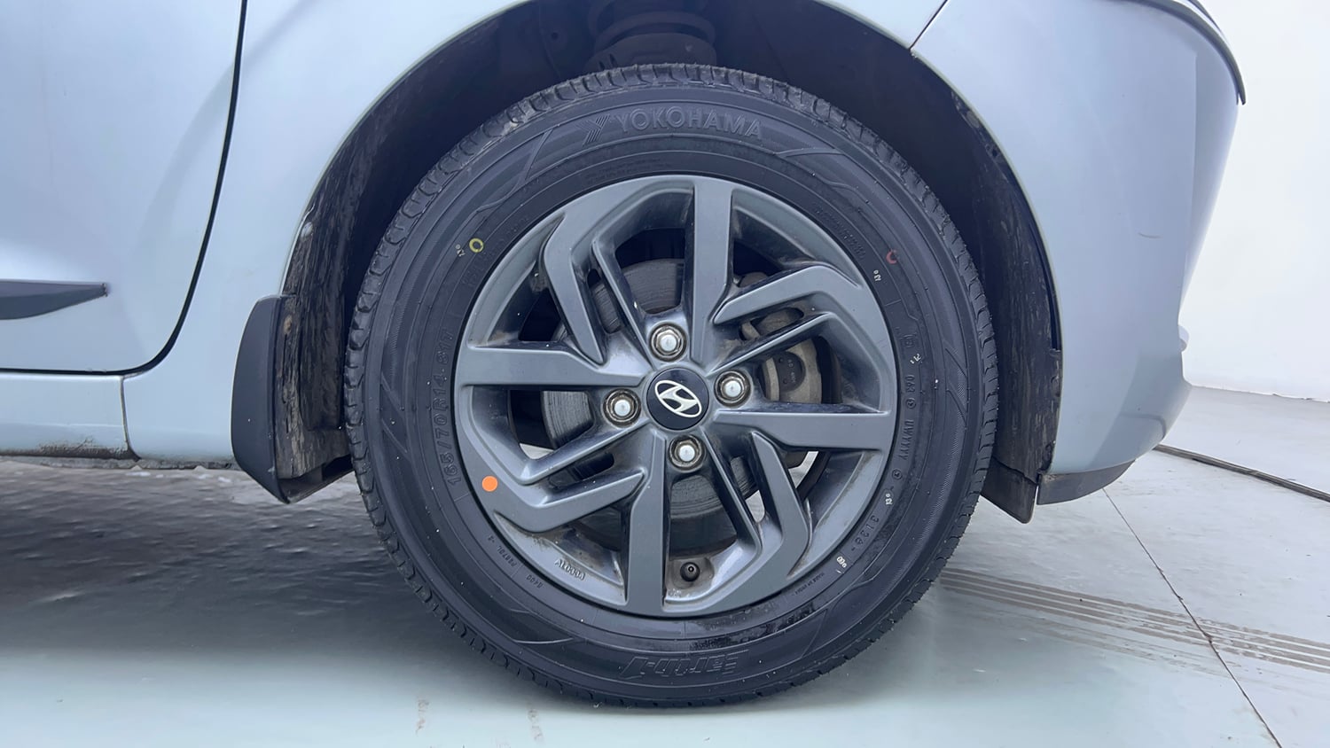 Used 2021 Hyundai Grand i10 Nios Sportz 1.2 Kappa VTVT CNG Cng Manual tyres RIGHT FRONT TYRE RIM VIEW