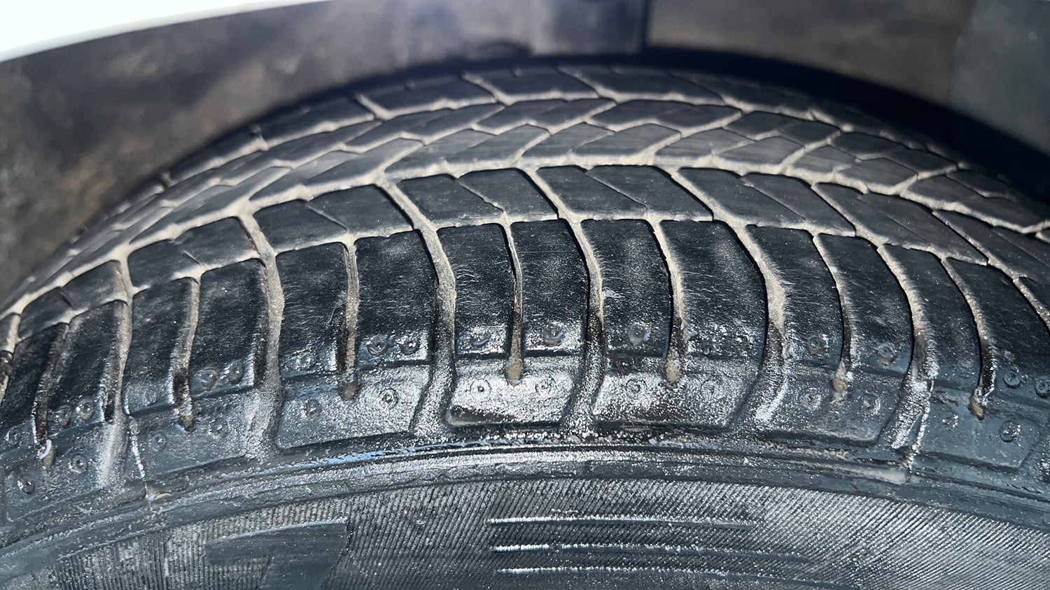 Used 2015 Hyundai Grand i10 Sportz 1.2 Kappa VTVT Petrol Manual tyres RIGHT FRONT TYRE TREAD VIEW
