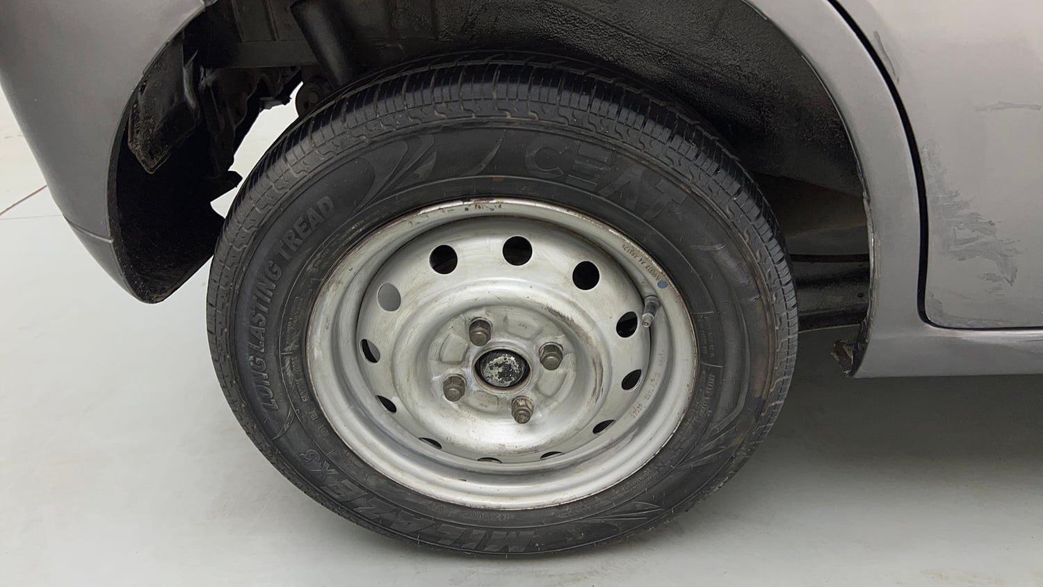 Used 2017 Maruti Suzuki Wagon R 1.0 LXI CNG (outside fitted) Cng Manual tyres RIGHT REAR TYRE RIM VIEW