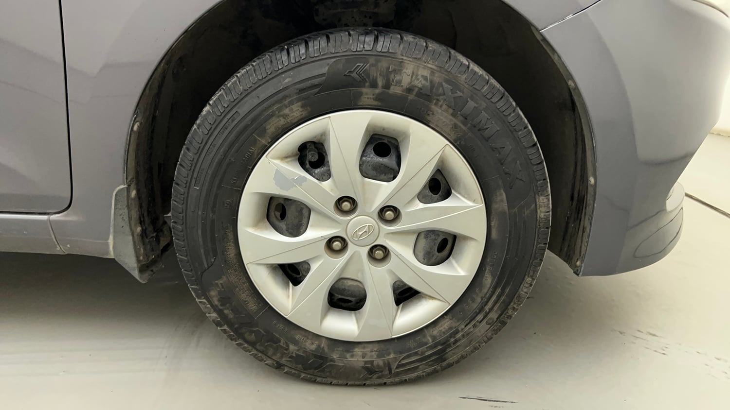 Used 2014 Hyundai Elite i20 Magna 1.2 Petrol Manual tyres RIGHT FRONT TYRE RIM VIEW