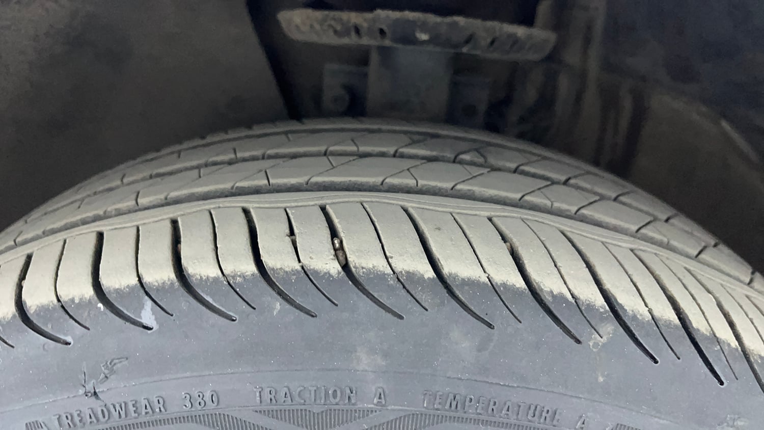 Used 2016 Volkswagen Ameo Highline1.2L (P) Petrol Manual tyres LEFT FRONT TYRE TREAD VIEW