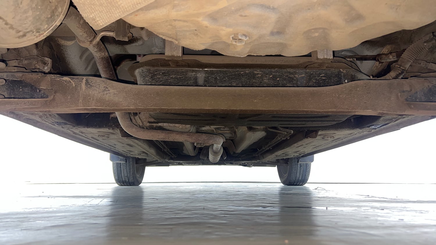 Used 2022 Renault Kiger RXZ Turbo CVT Petrol Automatic extra REAR UNDERBODY VIEW (TAKEN FROM REAR)