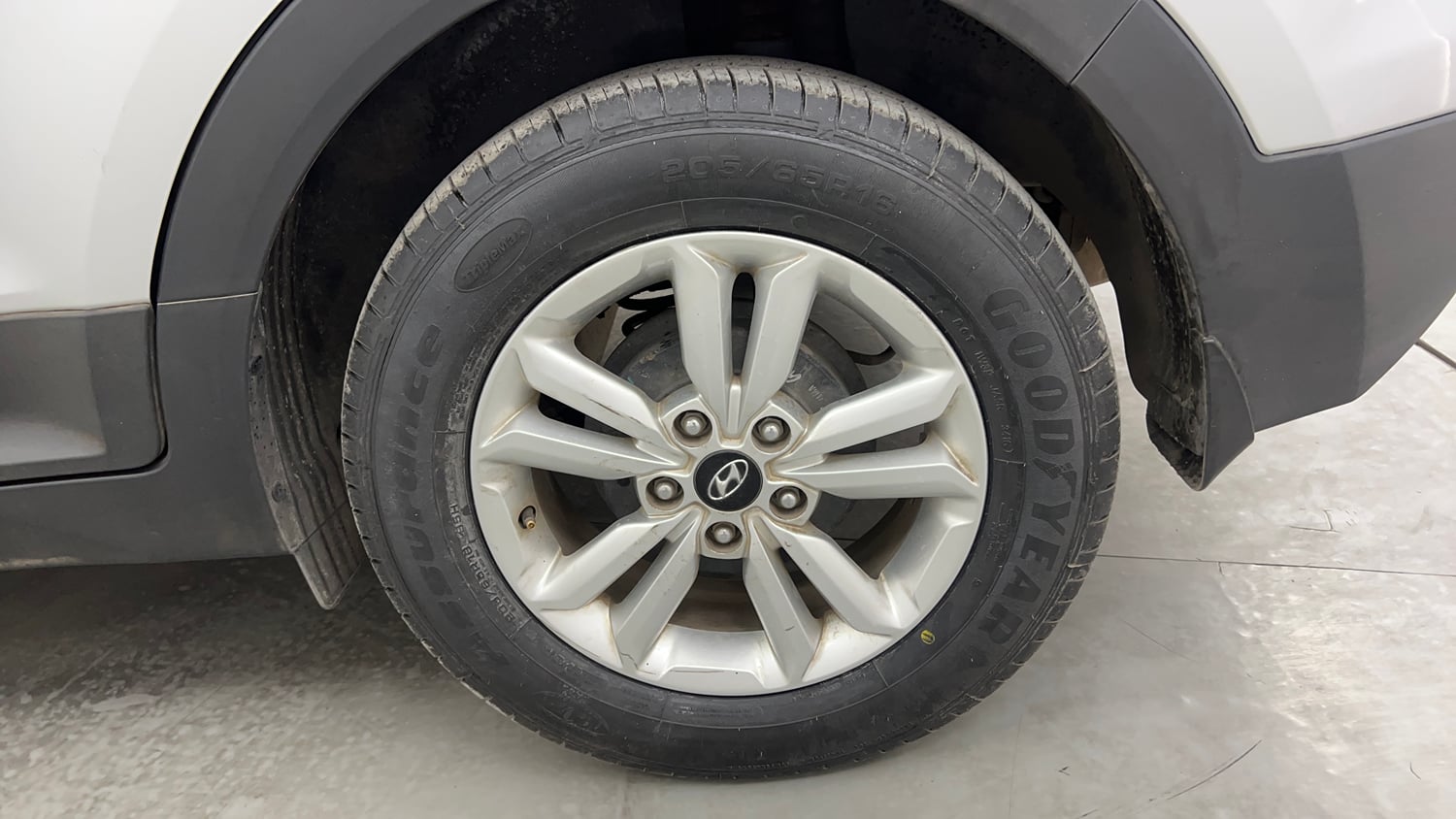 Used 2016 Hyundai Creta 1.6 SX Plus Petrol Petrol Manual tyres LEFT REAR TYRE RIM VIEW