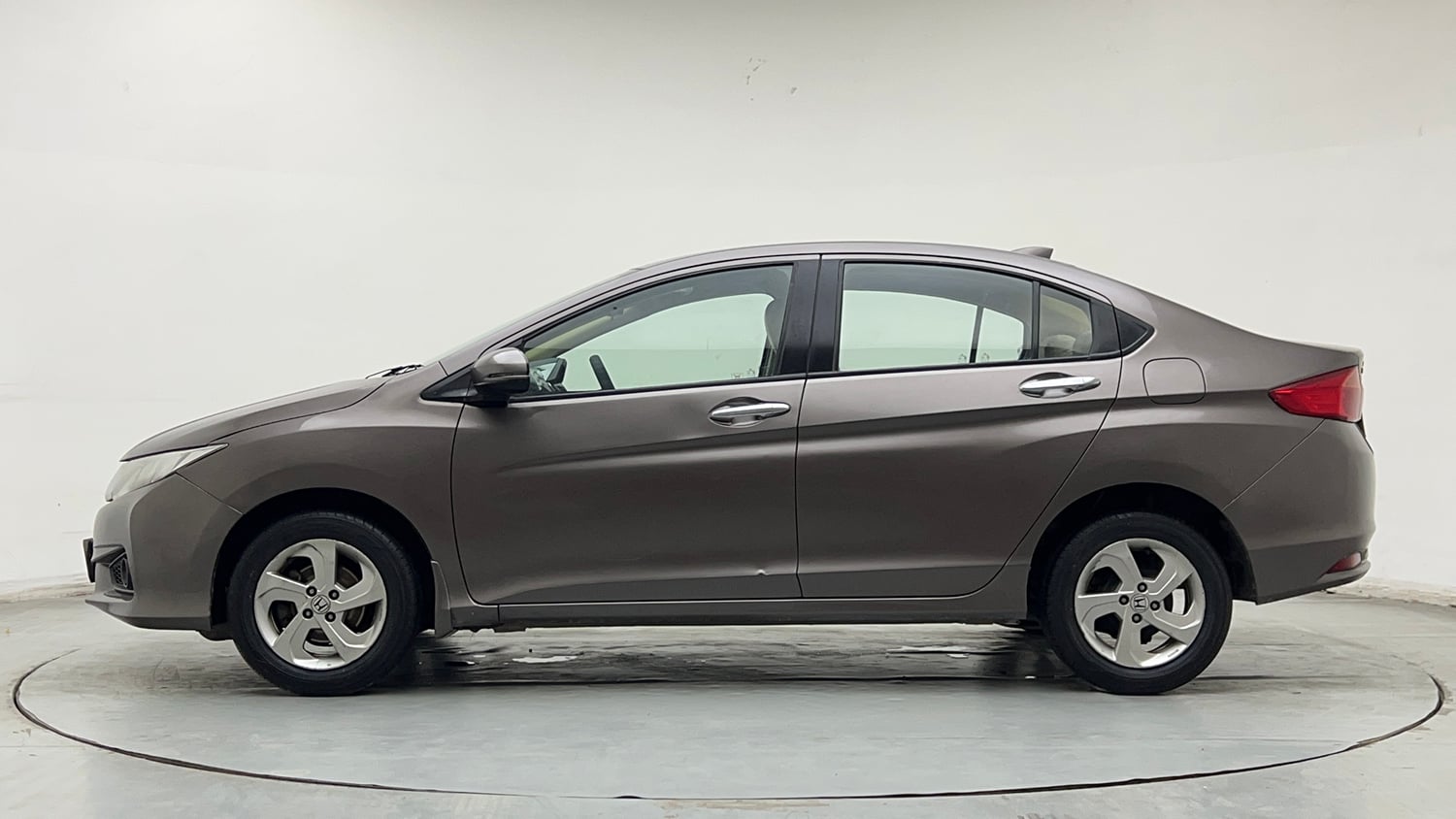 Used 2015 Honda City V Petrol Manual exterior LEFT SIDE VIEW