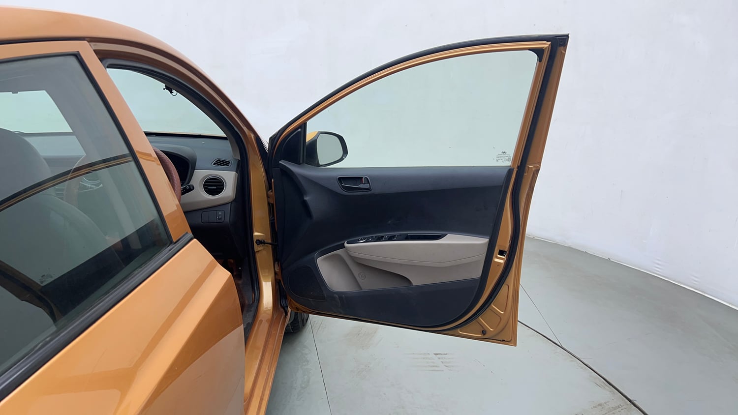 Used 2018 Hyundai Grand i10 Magna 1.2 Kappa VTVT Petrol Manual interior RIGHT FRONT DOOR OPEN VIEW