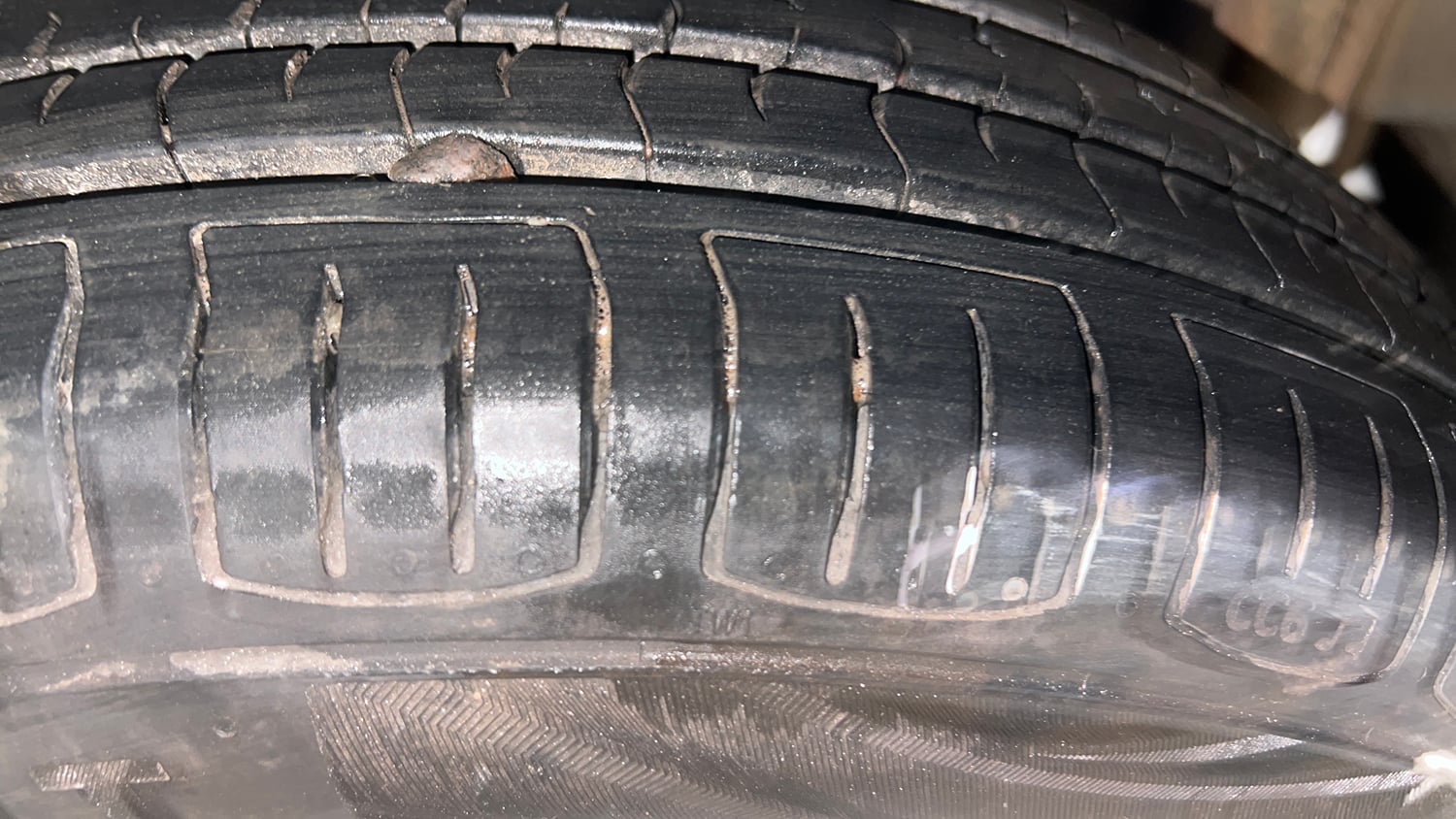 Used 2017 Maruti Suzuki Celerio ZXI (O) AMT Petrol Automatic tyres LEFT REAR TYRE TREAD VIEW