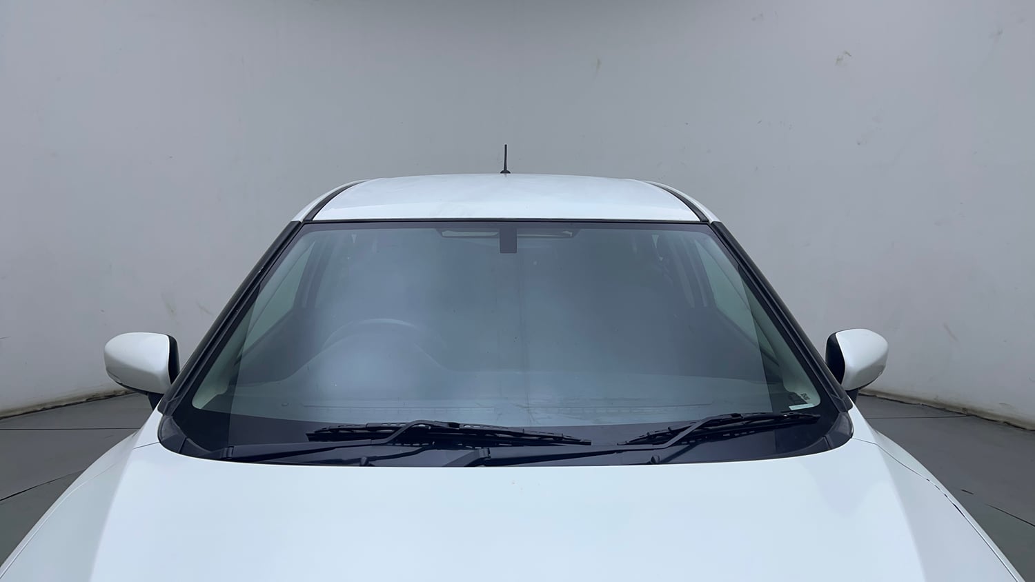 Used 2020 Toyota Glanza V CVT Petrol Automatic exterior FRONT WINDSHIELD VIEW