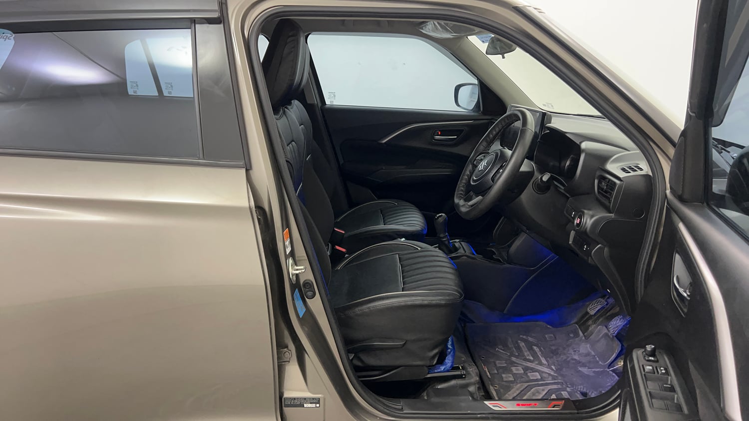 Used 2025 Maruti Suzuki Swift ZXi Plus Petrol Manual interior RIGHT SIDE FRONT DOOR CABIN VIEW